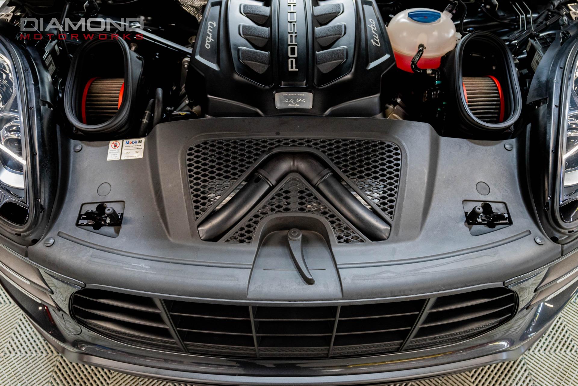 2018 Porsche Macan Turbo - 2