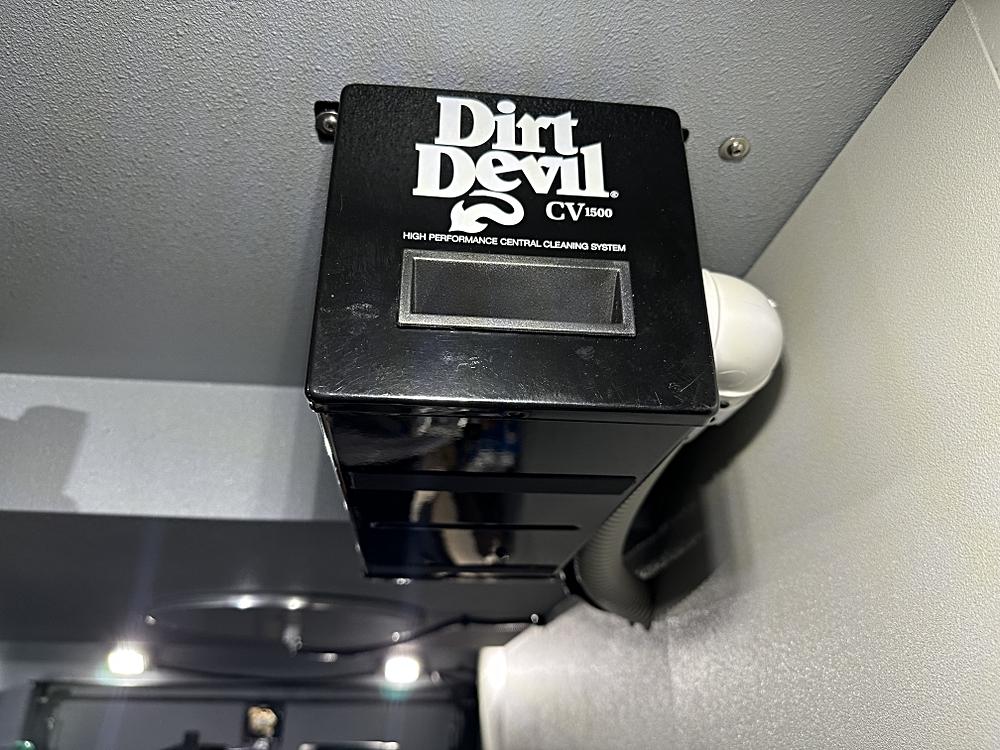 Sold: 2023 EarthRoamer XV-SX-002 - 3