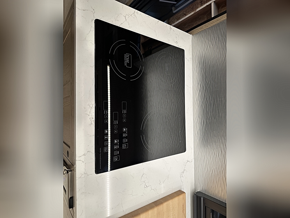 Sold: 2023 EarthRoamer XV-SX-002