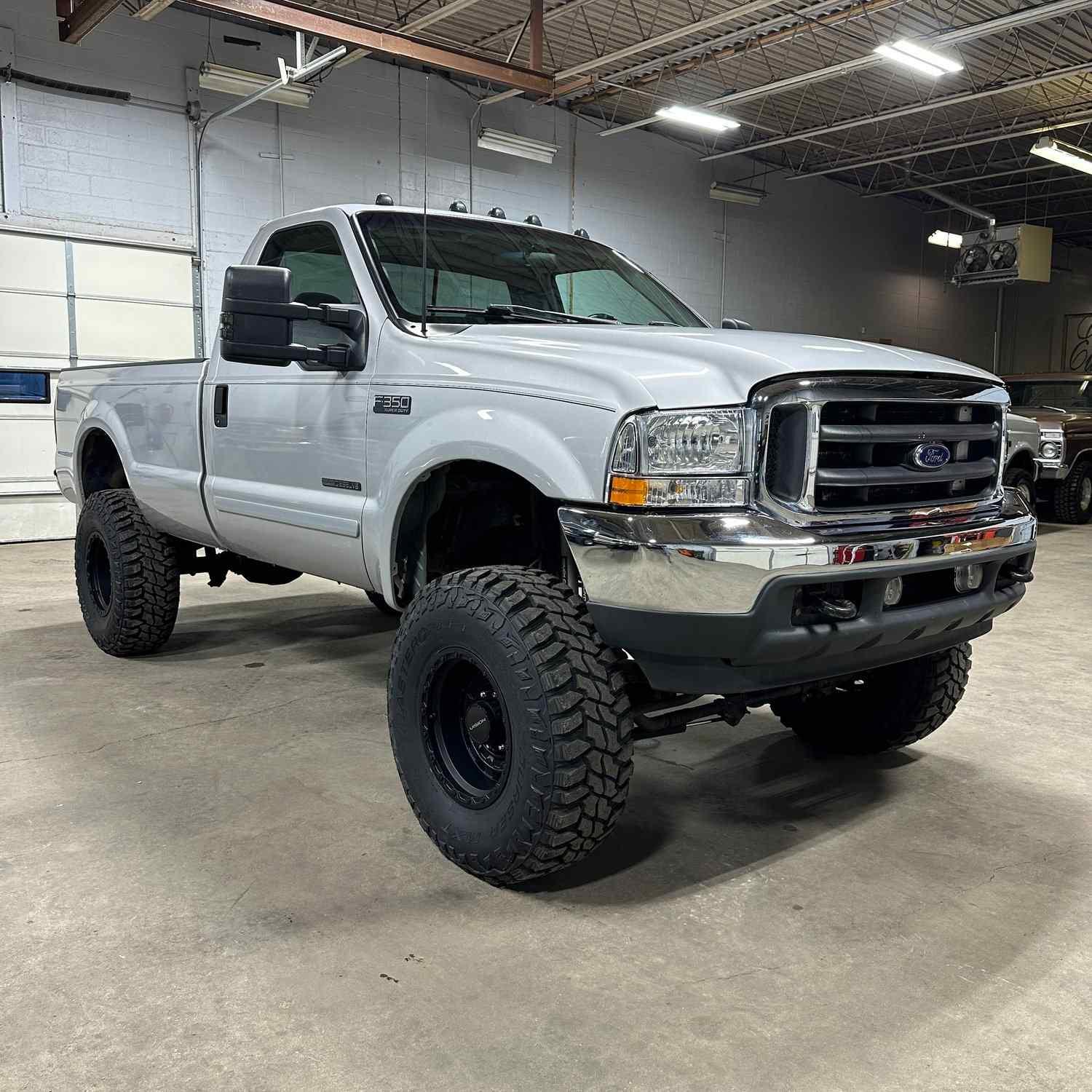 2002 Ford F-350 XLT - 2