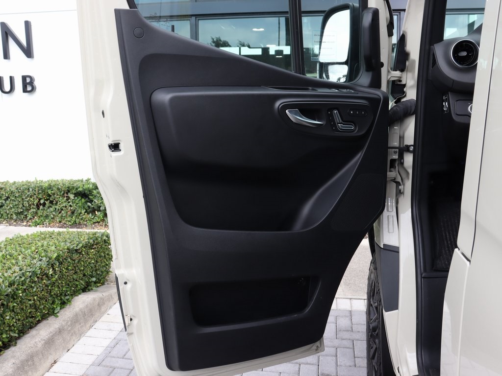 2023 Mercedes-Benz Sprinter 2500