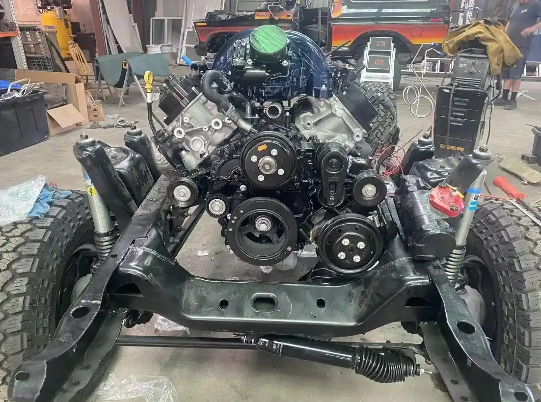 7.3L Godzilla-Powered 1978 Ford Bronco Free Wheeling