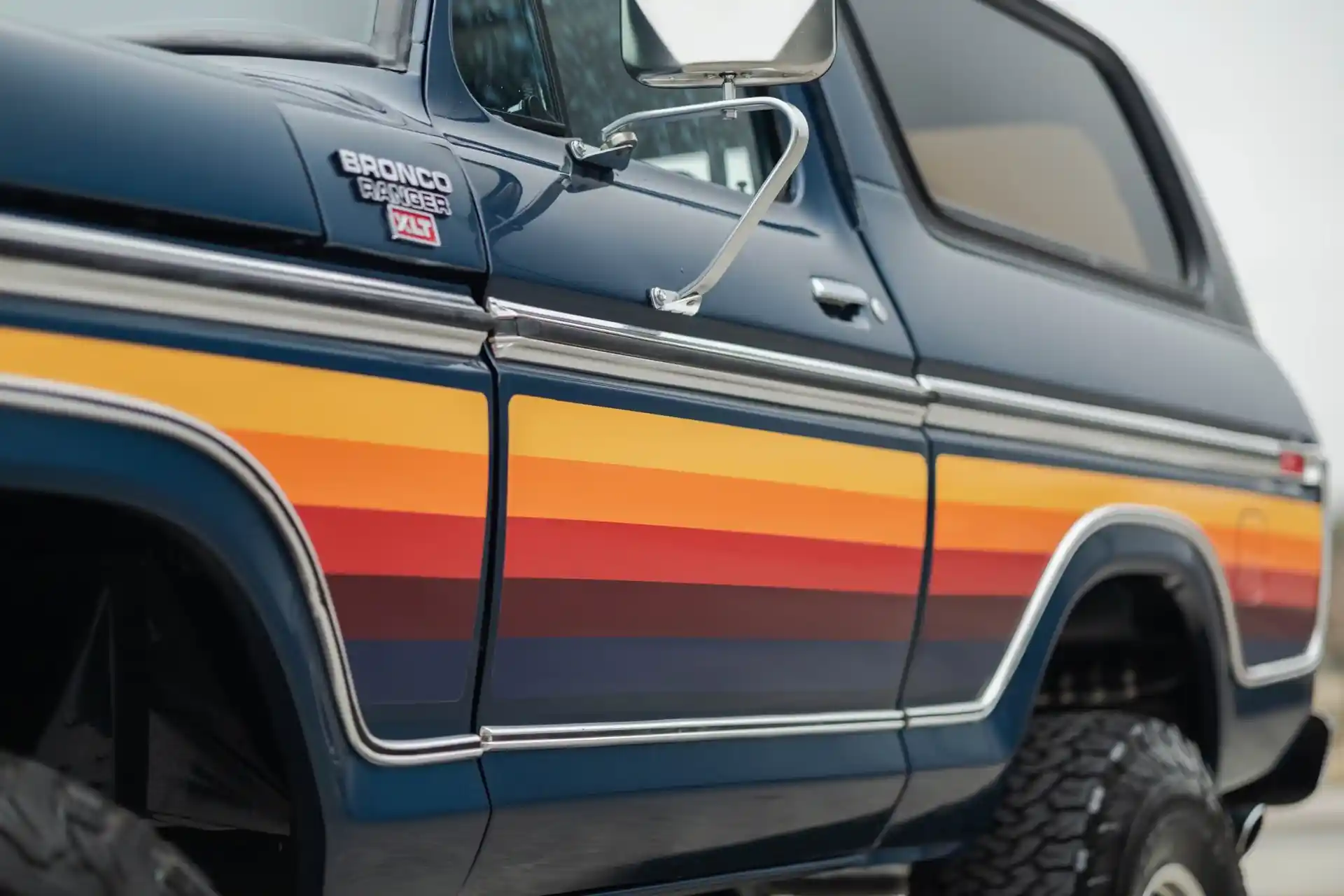 7.3L Godzilla-Powered 1978 Ford Bronco Free Wheeling