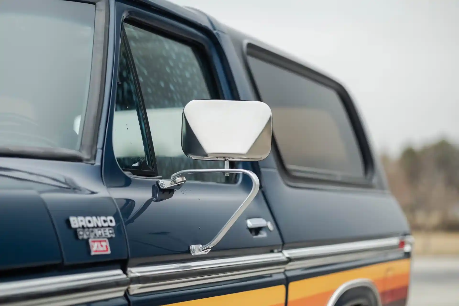 7.3L Godzilla-Powered 1978 Ford Bronco Free Wheeling