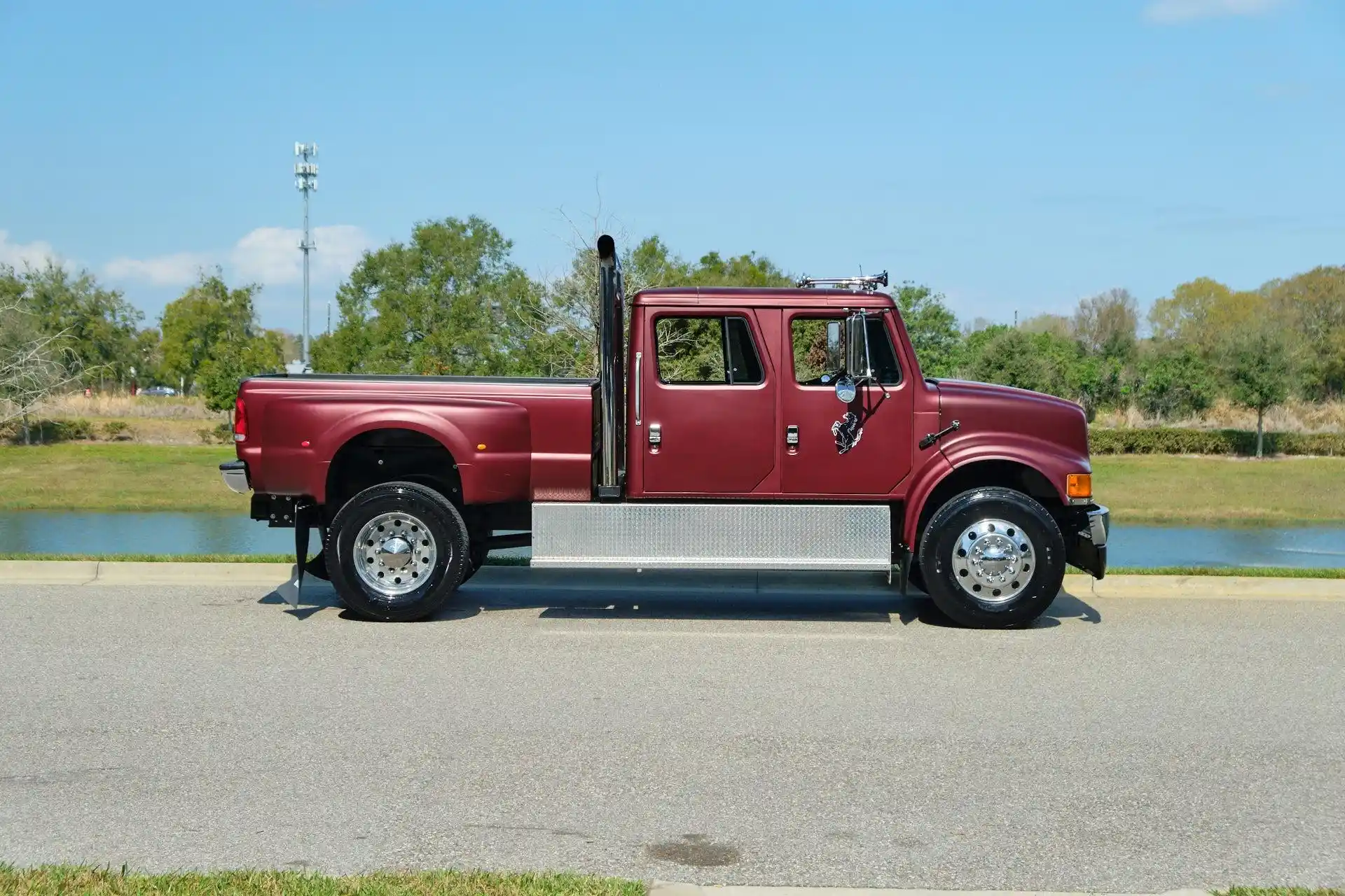 1993 International 4700 Custom - 4