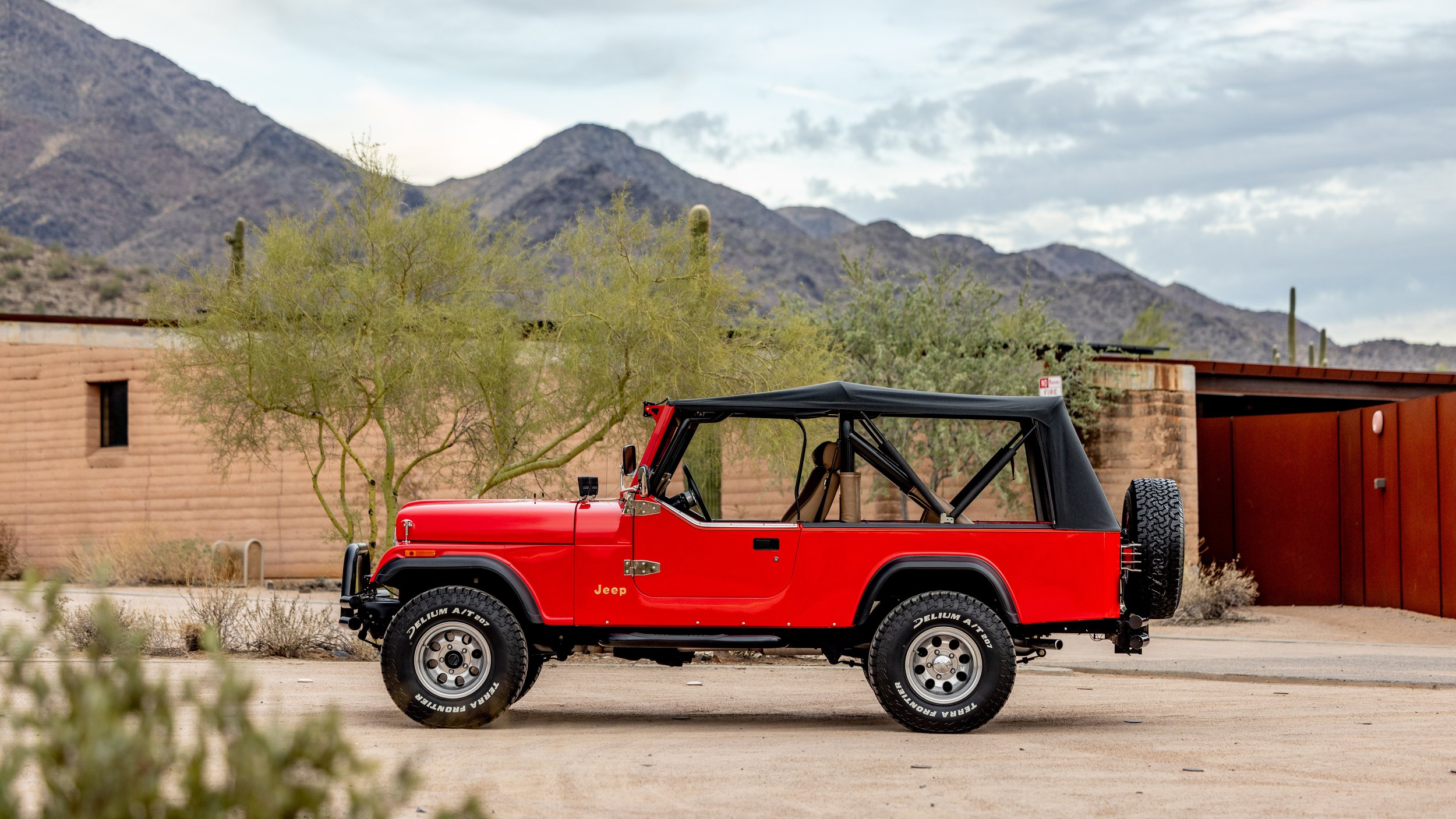 1982 Jeep CJ-8 Scrambler - 4