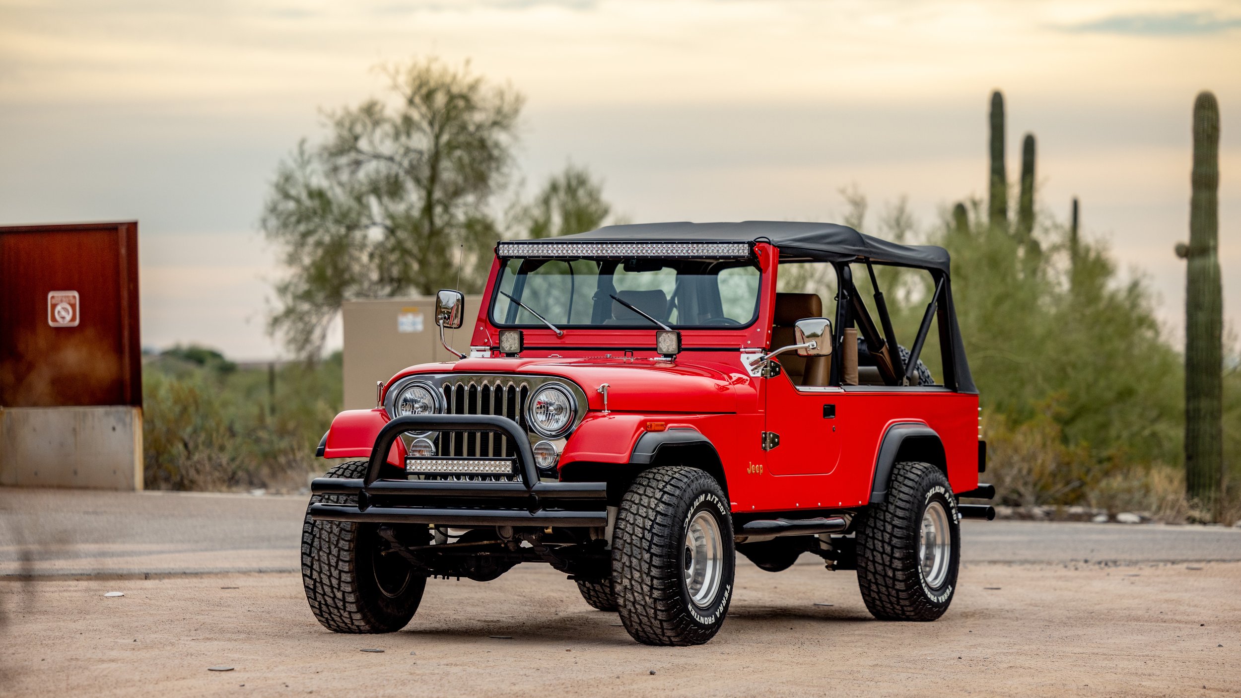  Jeep CJ-8 Scrambler