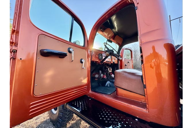 1968 Dodge WM300 Power Wagon - 4