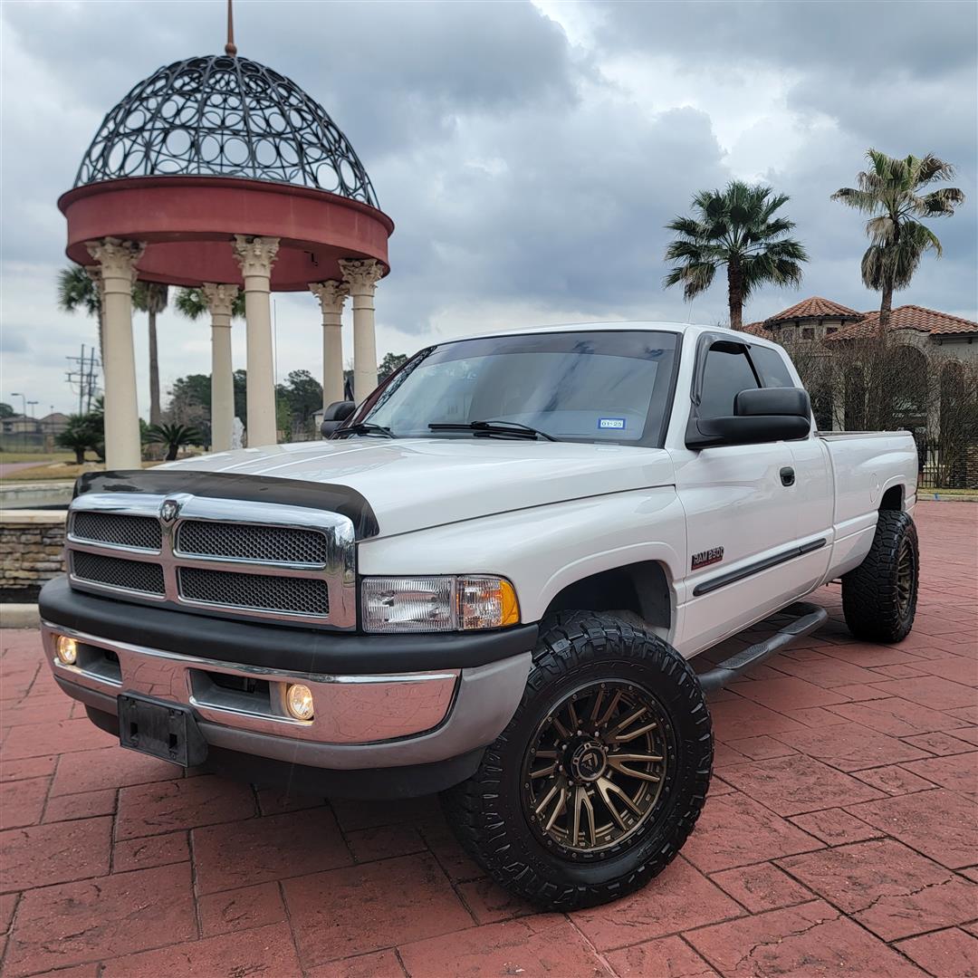 2002 Dodge Ram 2500 Laramie SLT - 3