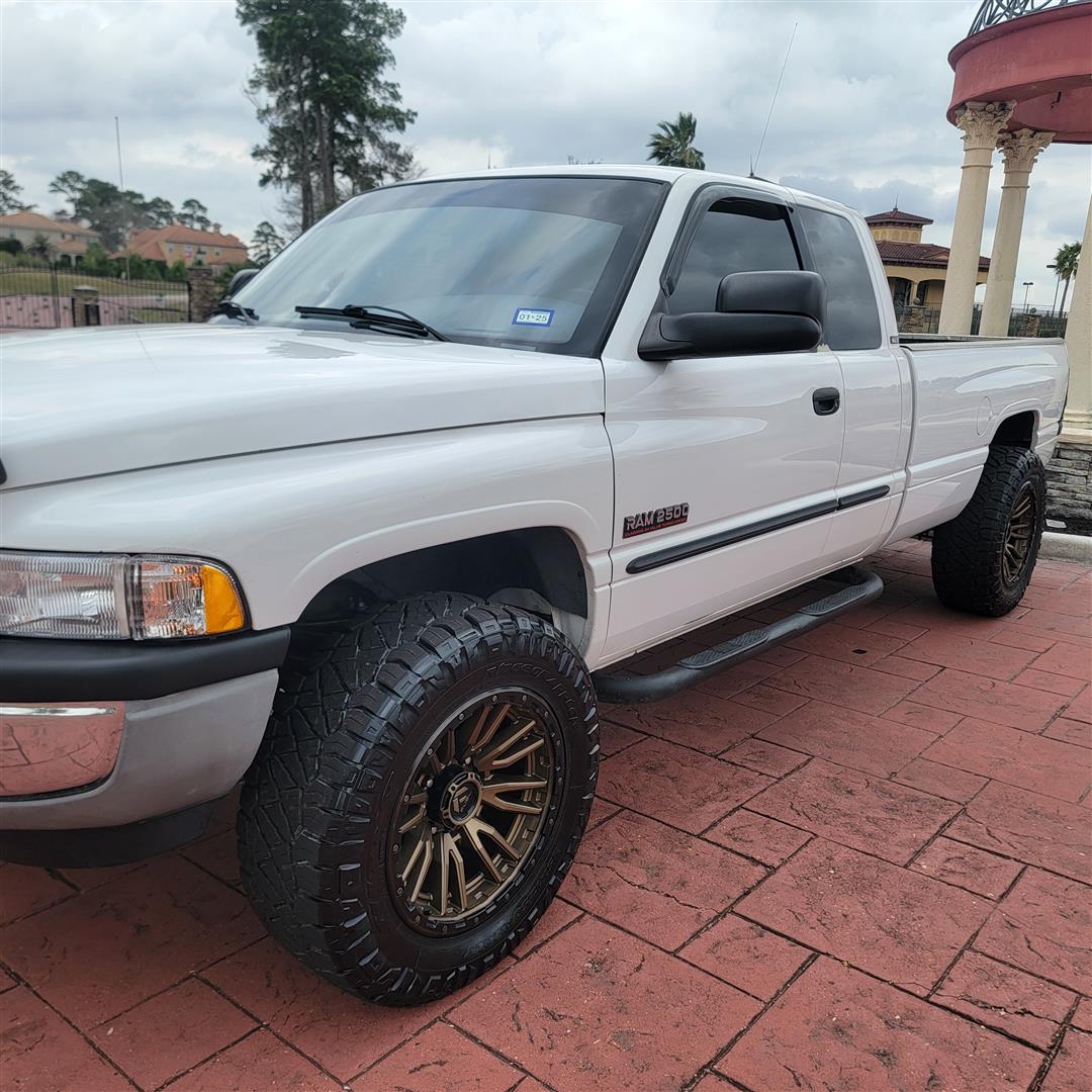 2002 Dodge Ram 2500 Laramie SLT - 4