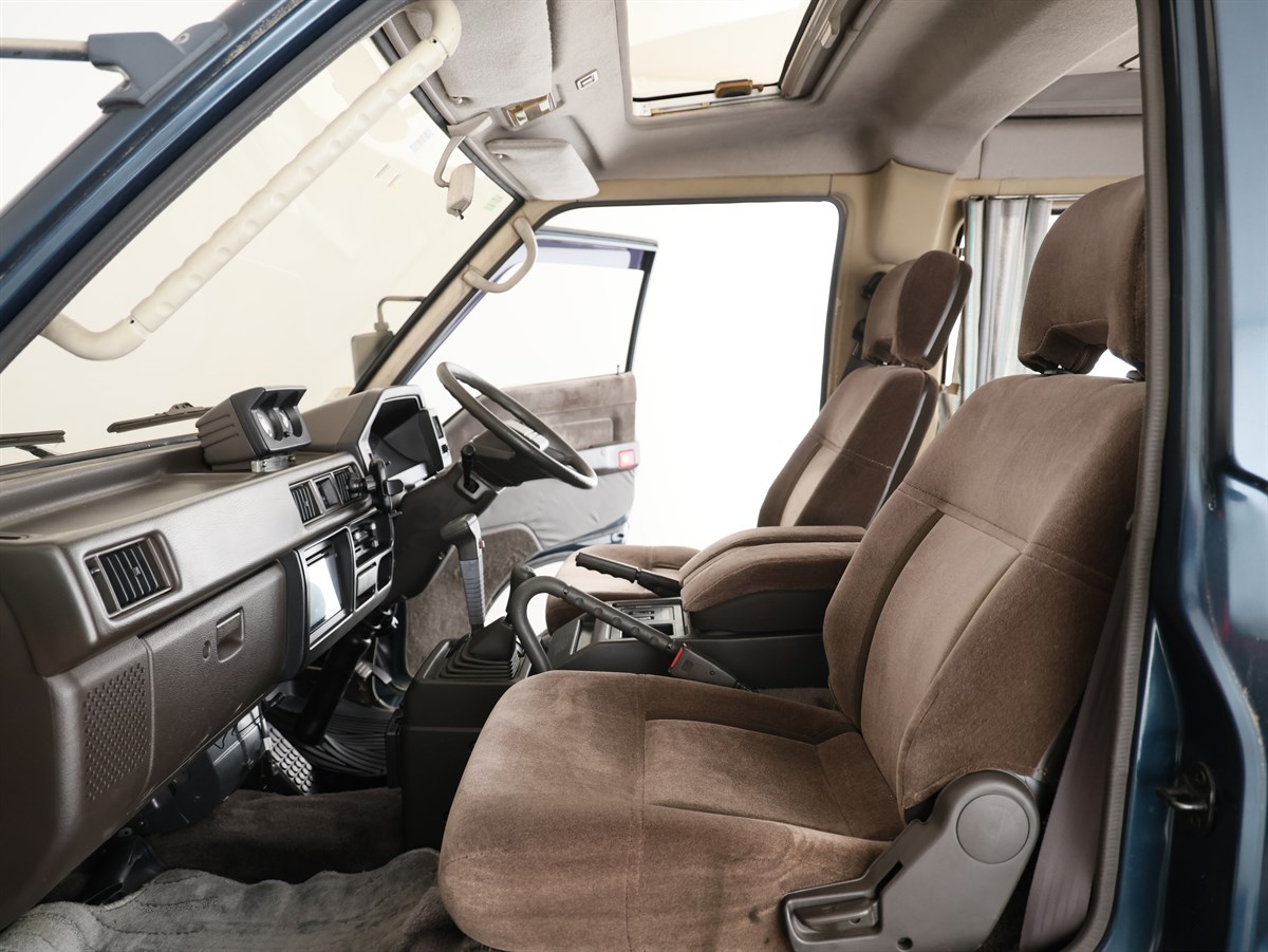 1990 Mitsubishi Delica