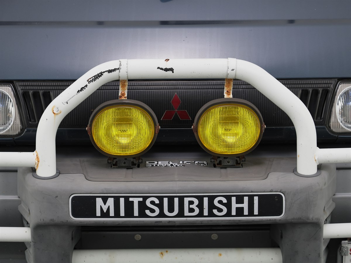 1990 Mitsubishi Delica