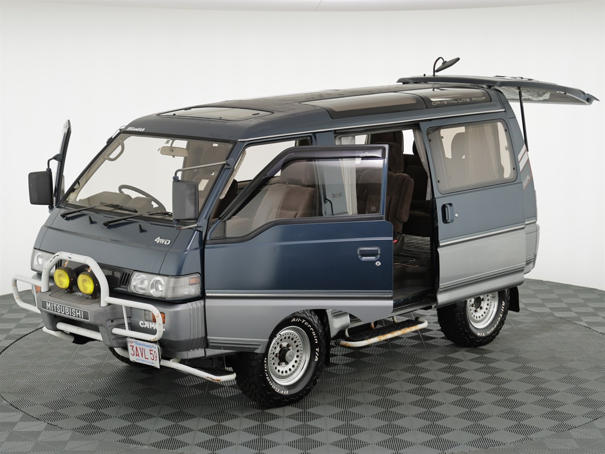 1990 Mitsubishi Delica