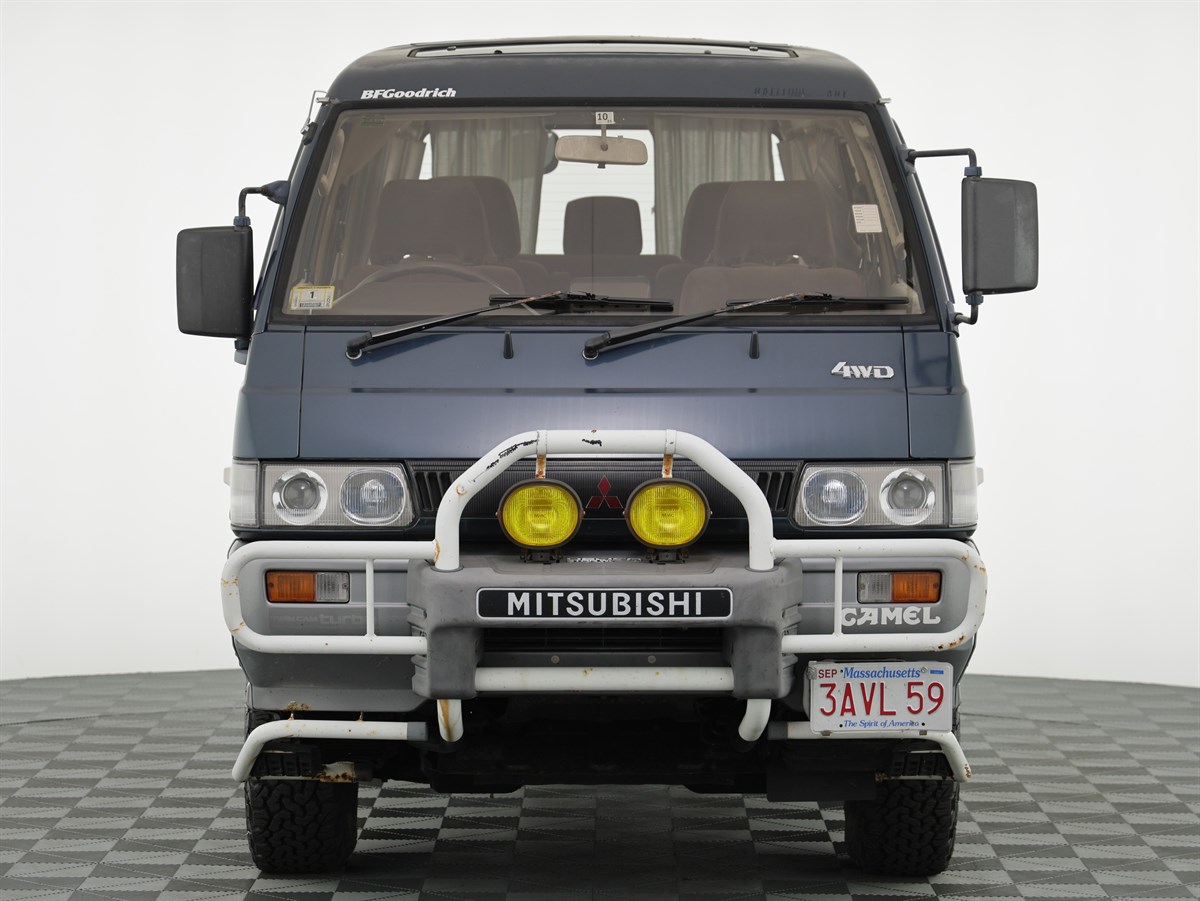 1990 Mitsubishi Delica