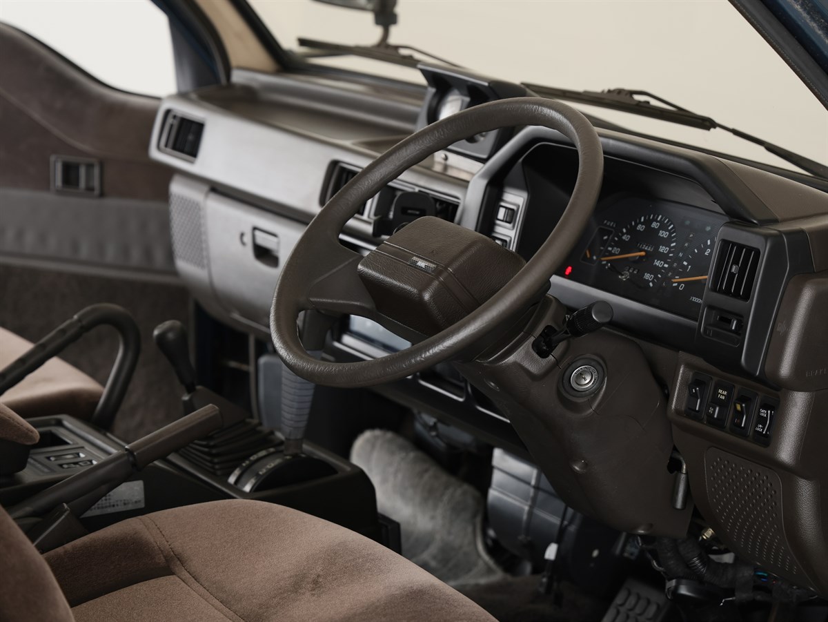 1990 Mitsubishi Delica - 3