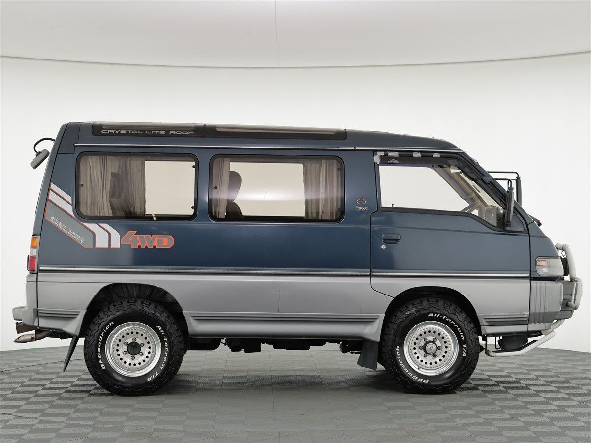 1990 Mitsubishi Delica