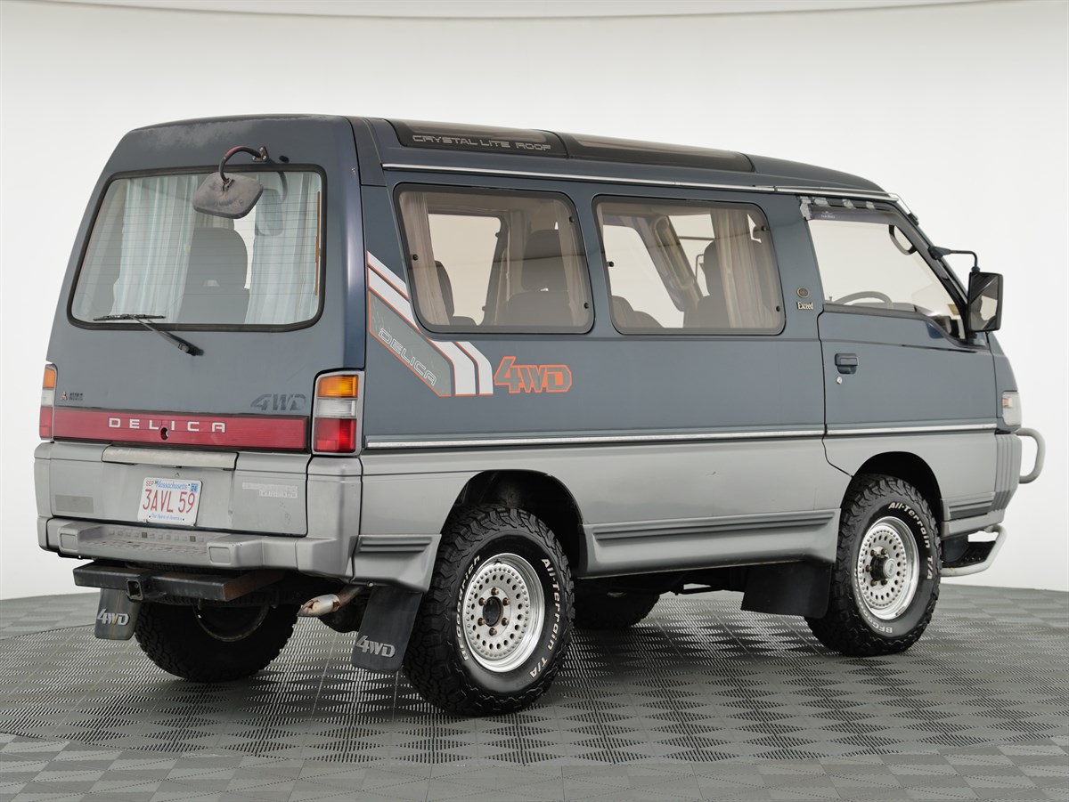1990 Mitsubishi Delica