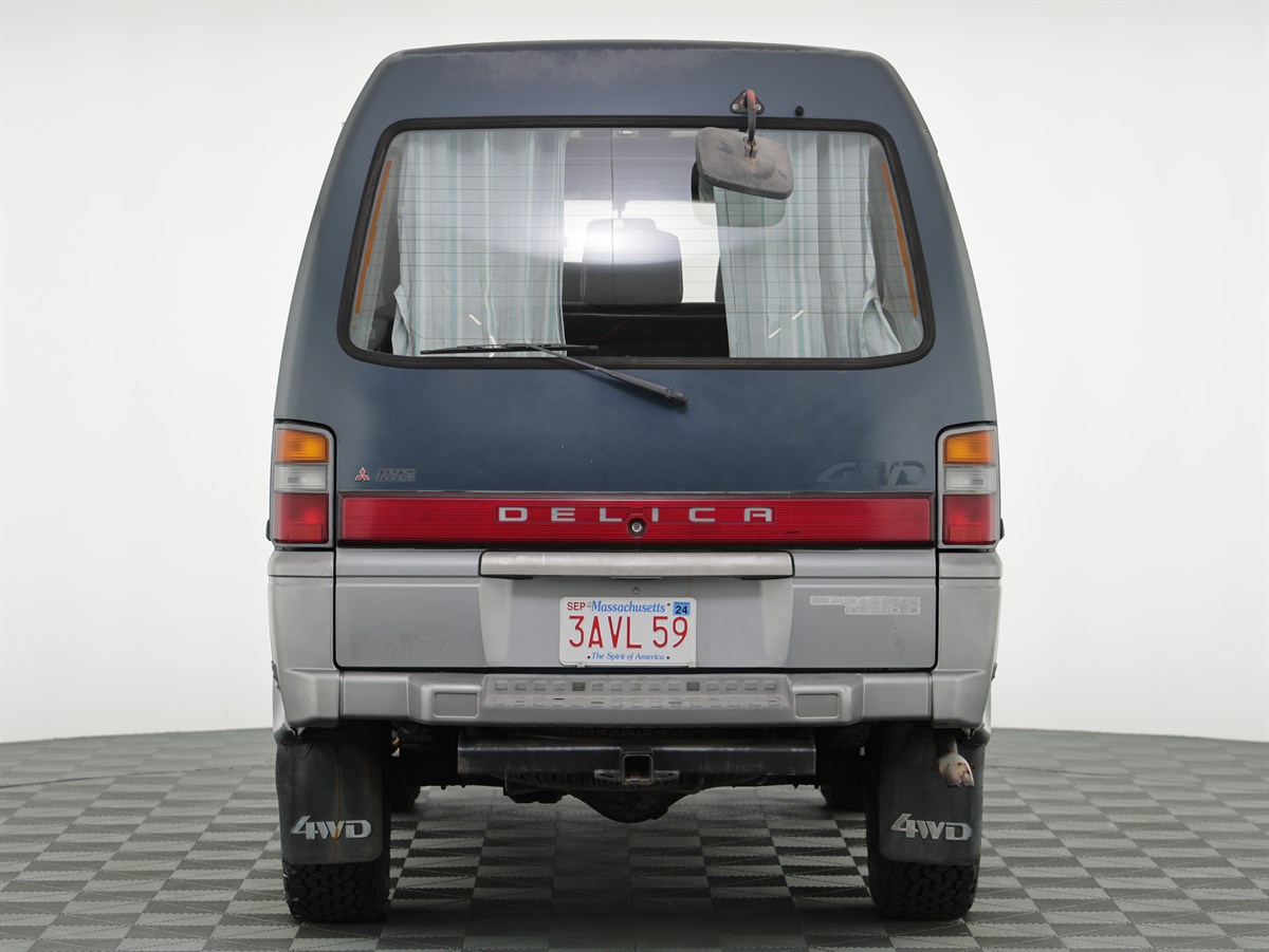 1990 Mitsubishi Delica