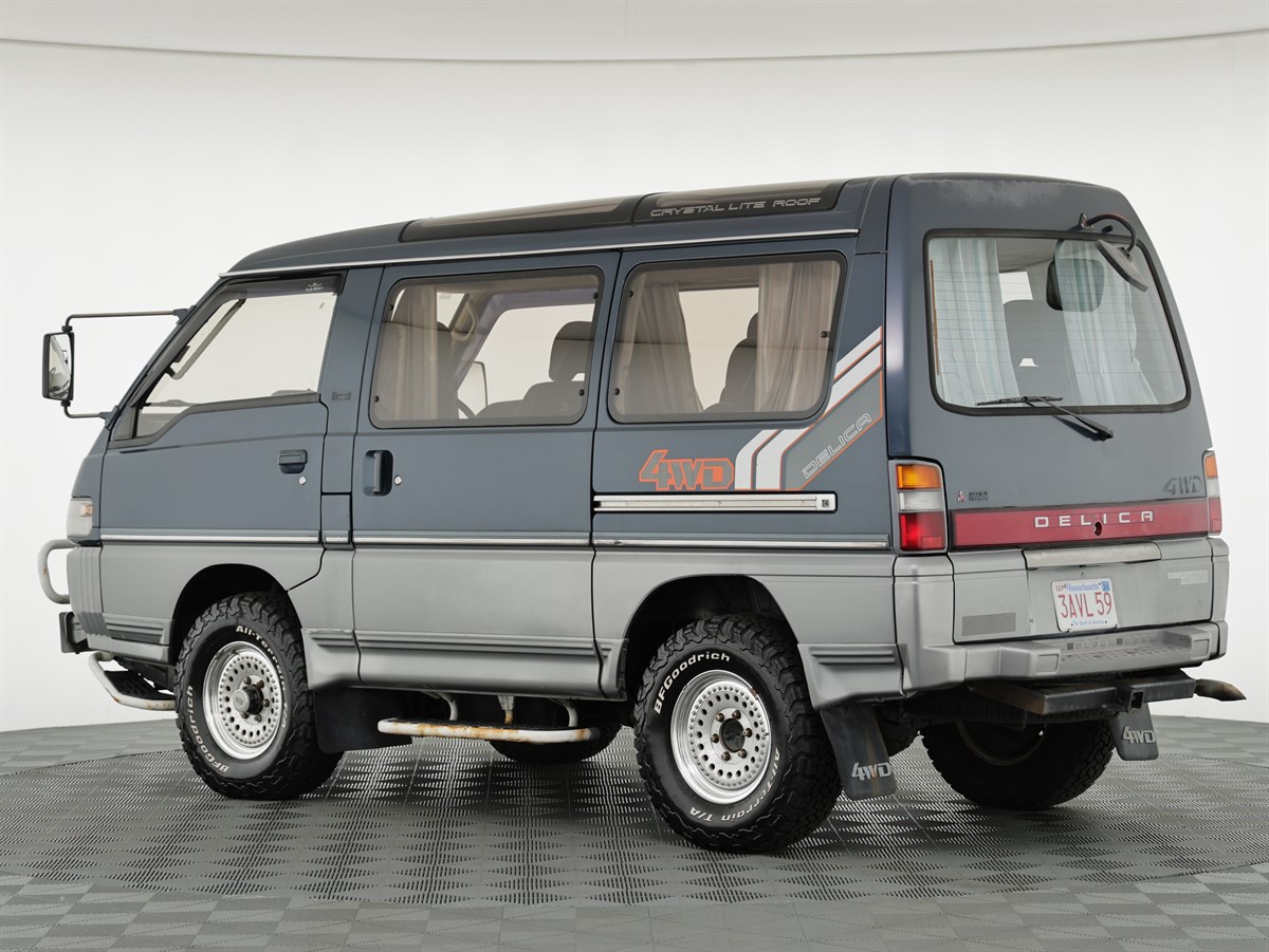 1990 Mitsubishi Delica