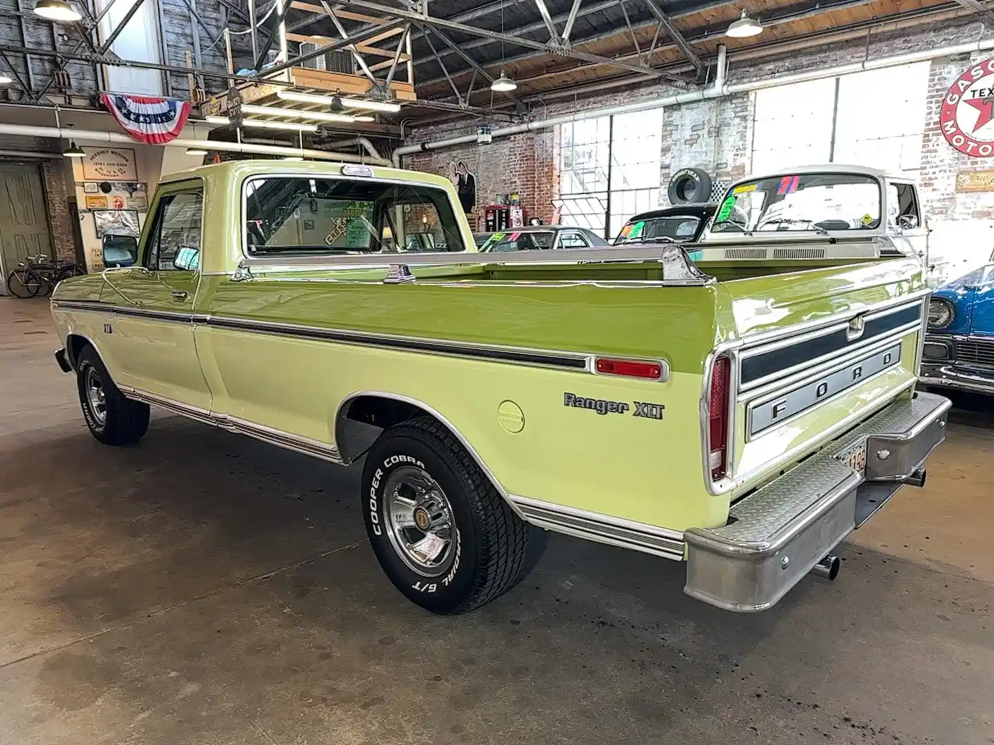 1975 Ford F-150 XLT - 2