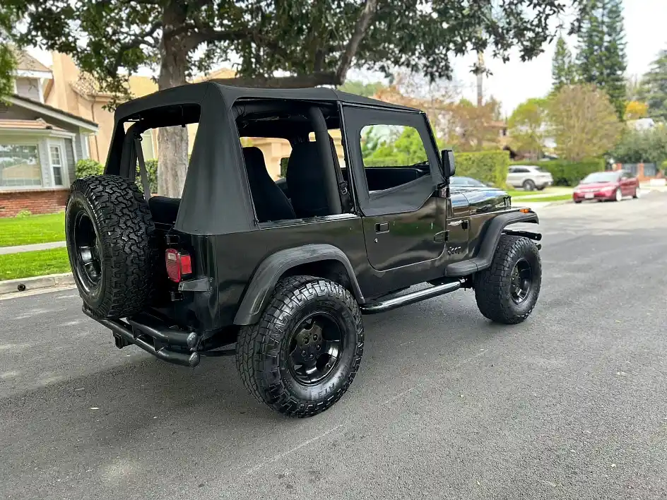 1994 Jeep Wrangler SE 4×4 - 4