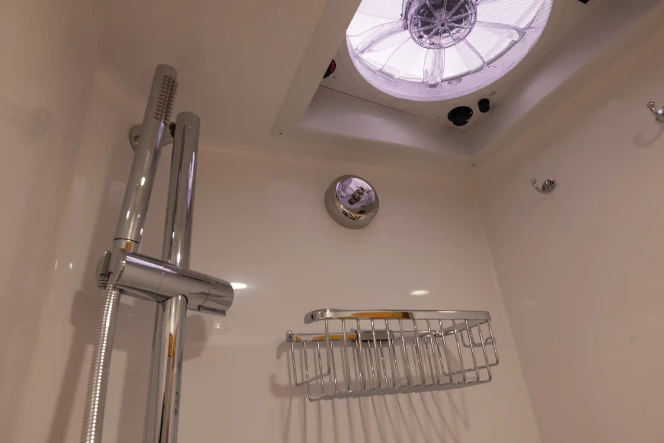 2022 EarthRoamer XV-LTi 079