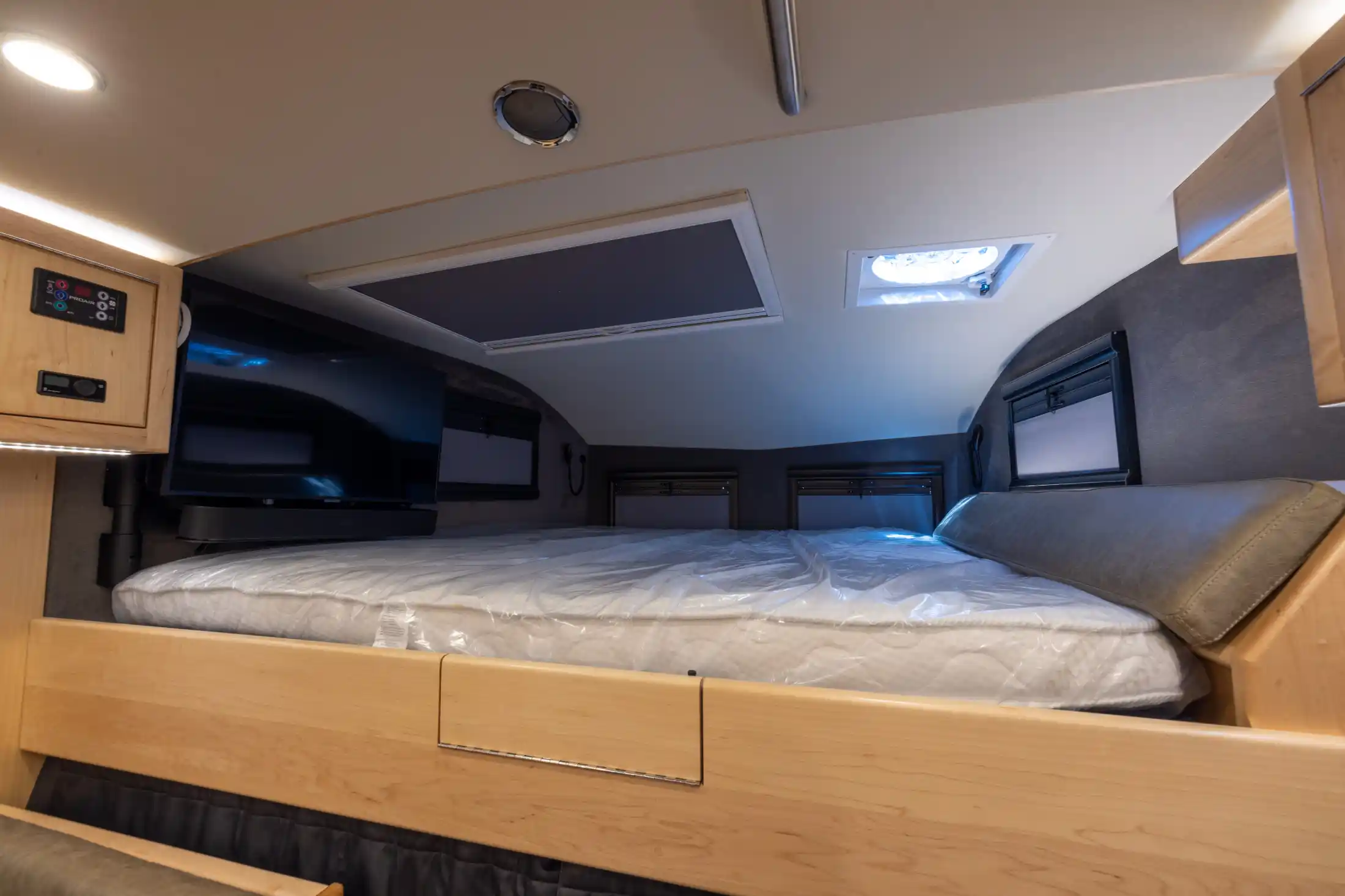 2022 EarthRoamer XV-LTi 079