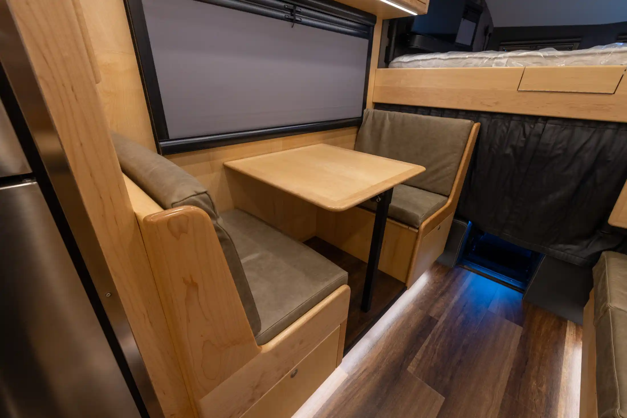 2022 EarthRoamer XV-LTi 079