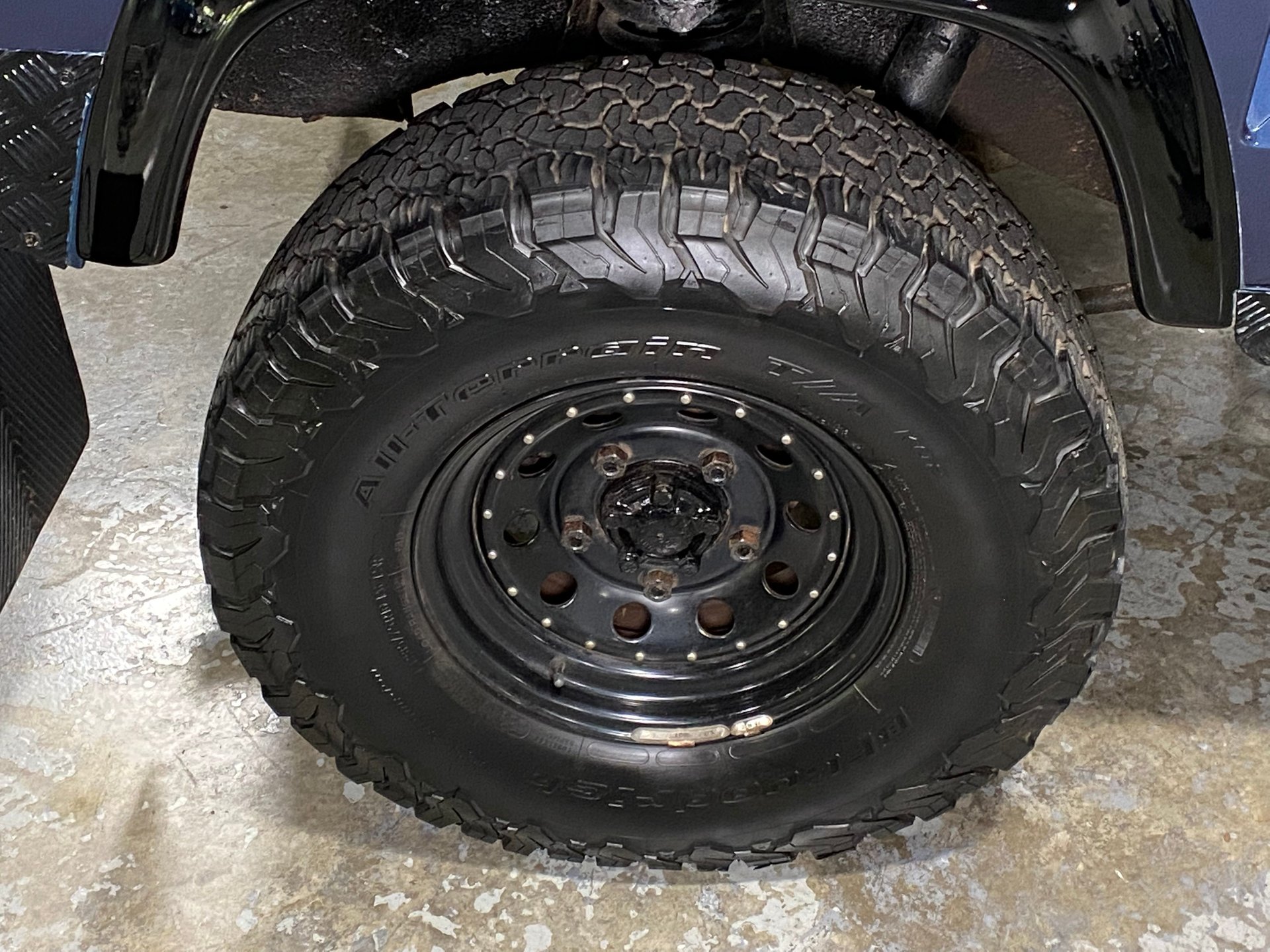 Sold: 1994 Land Rover Defender 90