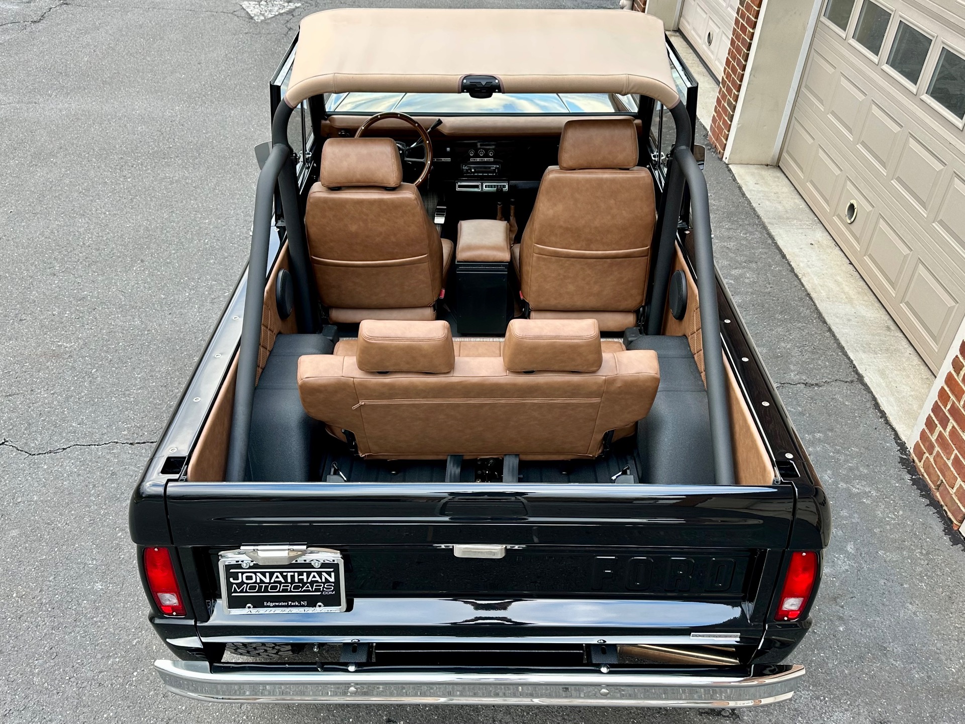 Velocity Signature Series 1975 Ford Bronco