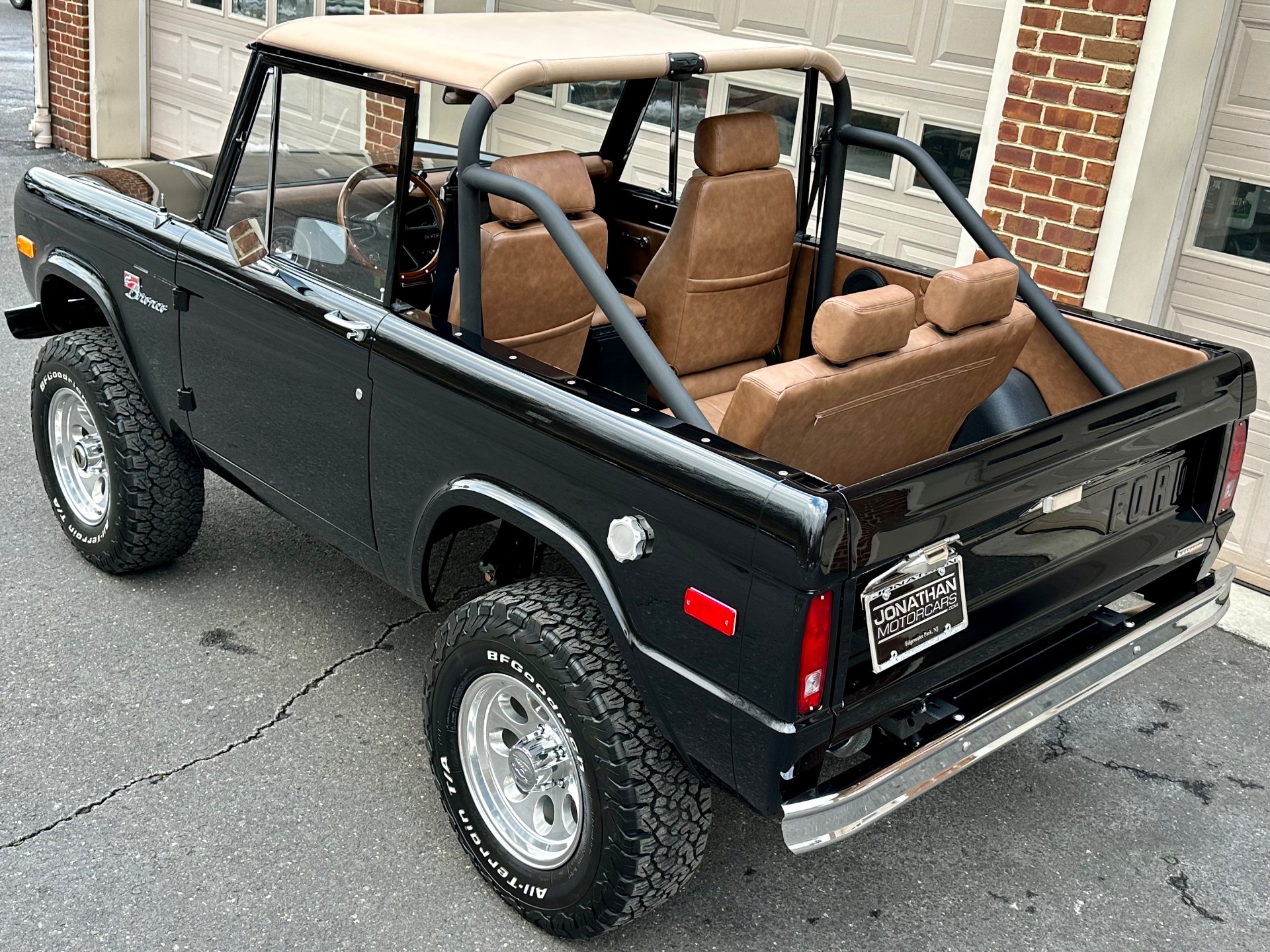 Velocity Signature Series 1975 Ford Bronco