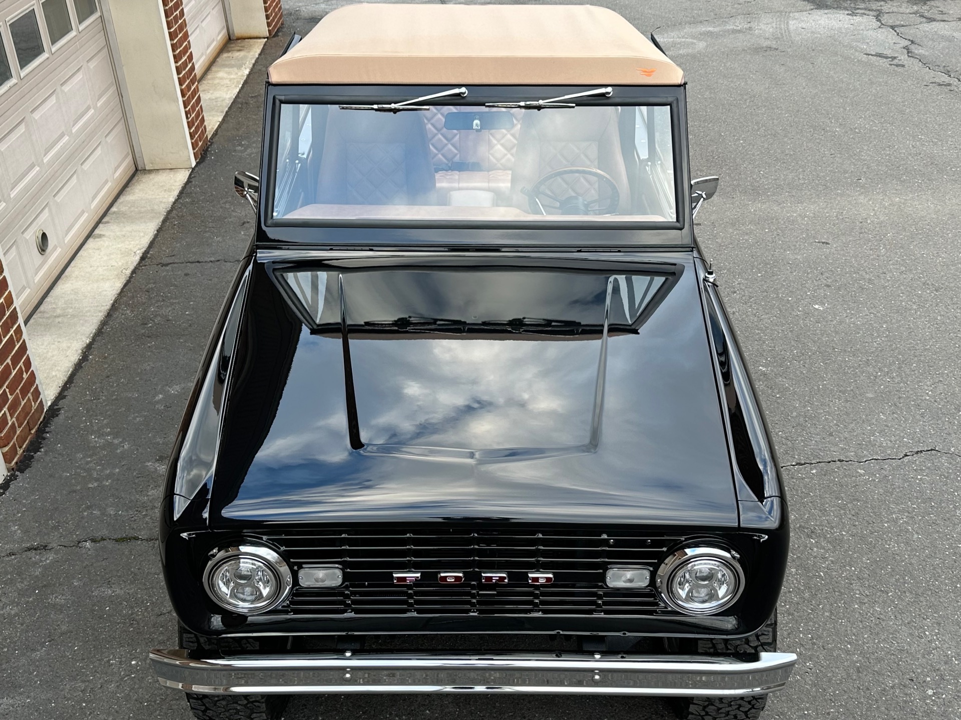 Velocity Signature Series 1975 Ford Bronco