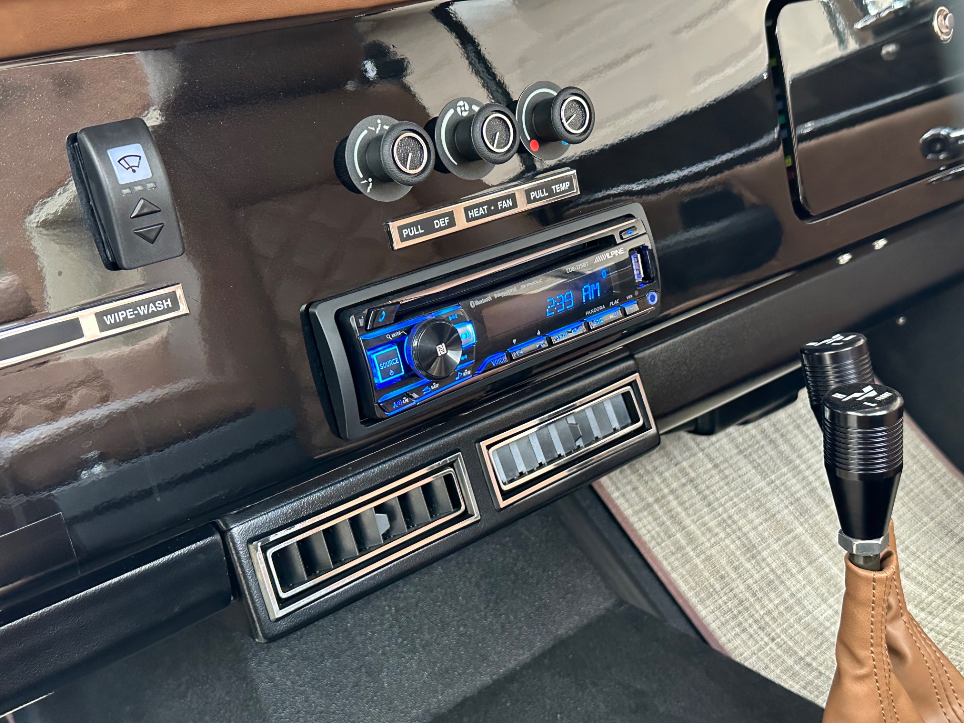 Velocity Signature Series 1975 Ford Bronco