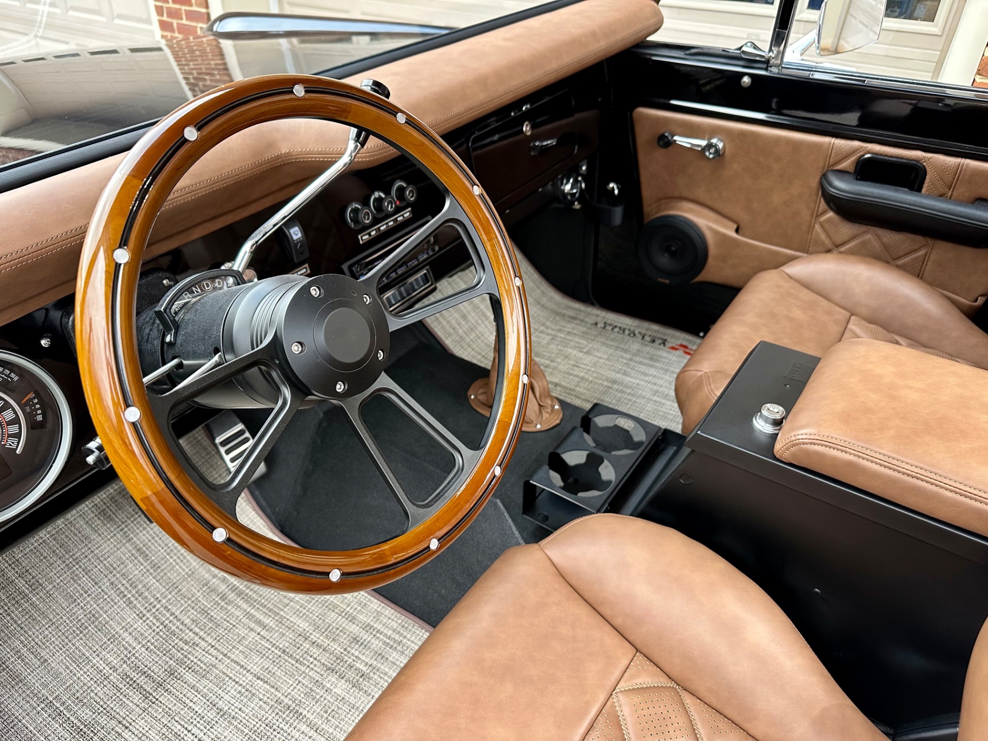 Velocity Signature Series 1975 Ford Bronco