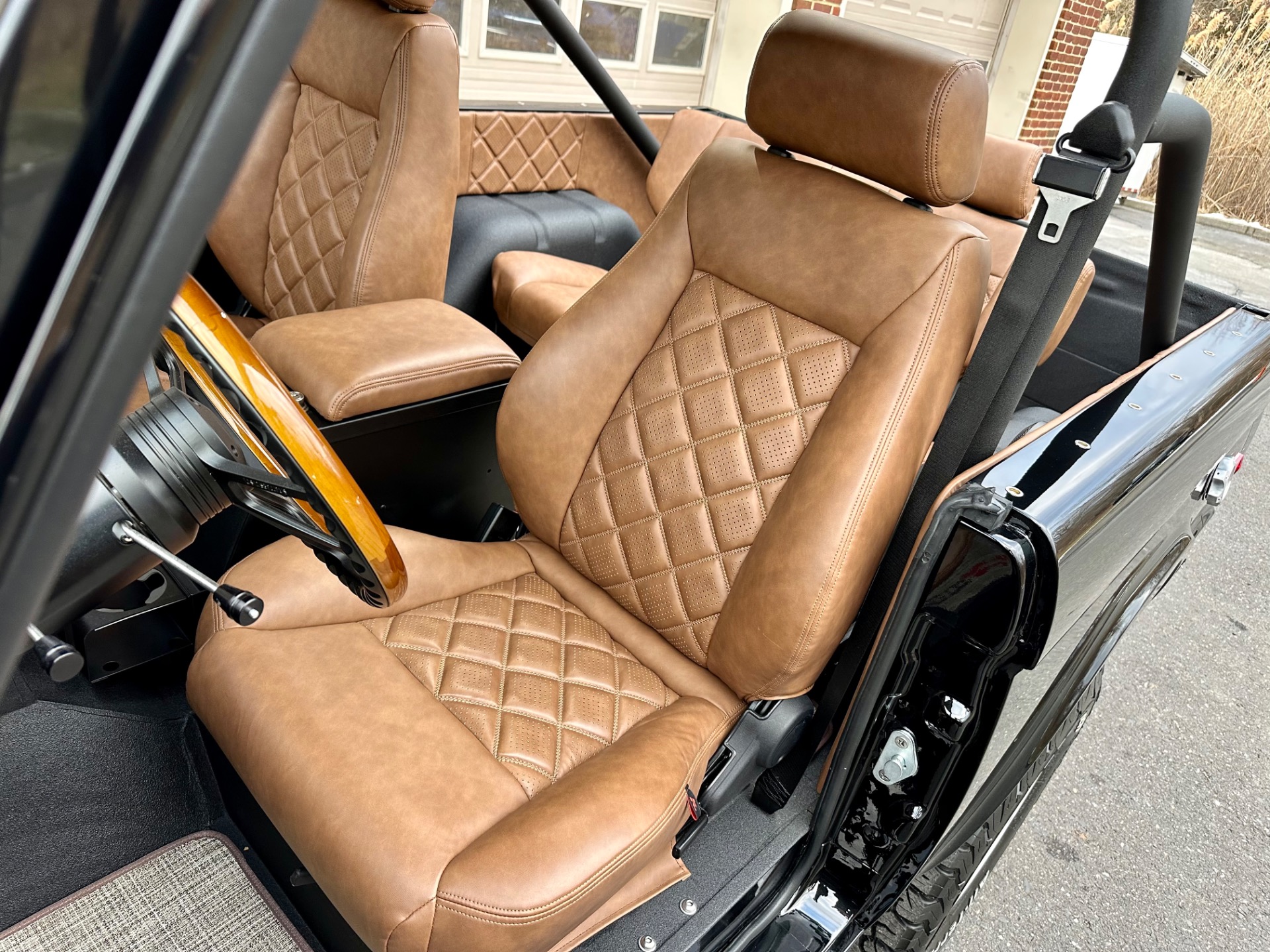 Velocity Signature Series 1975 Ford Bronco