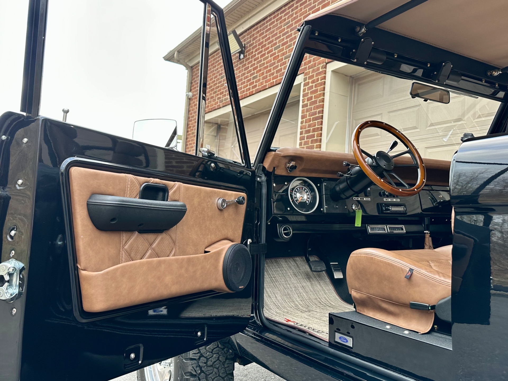 Velocity Signature Series 1975 Ford Bronco