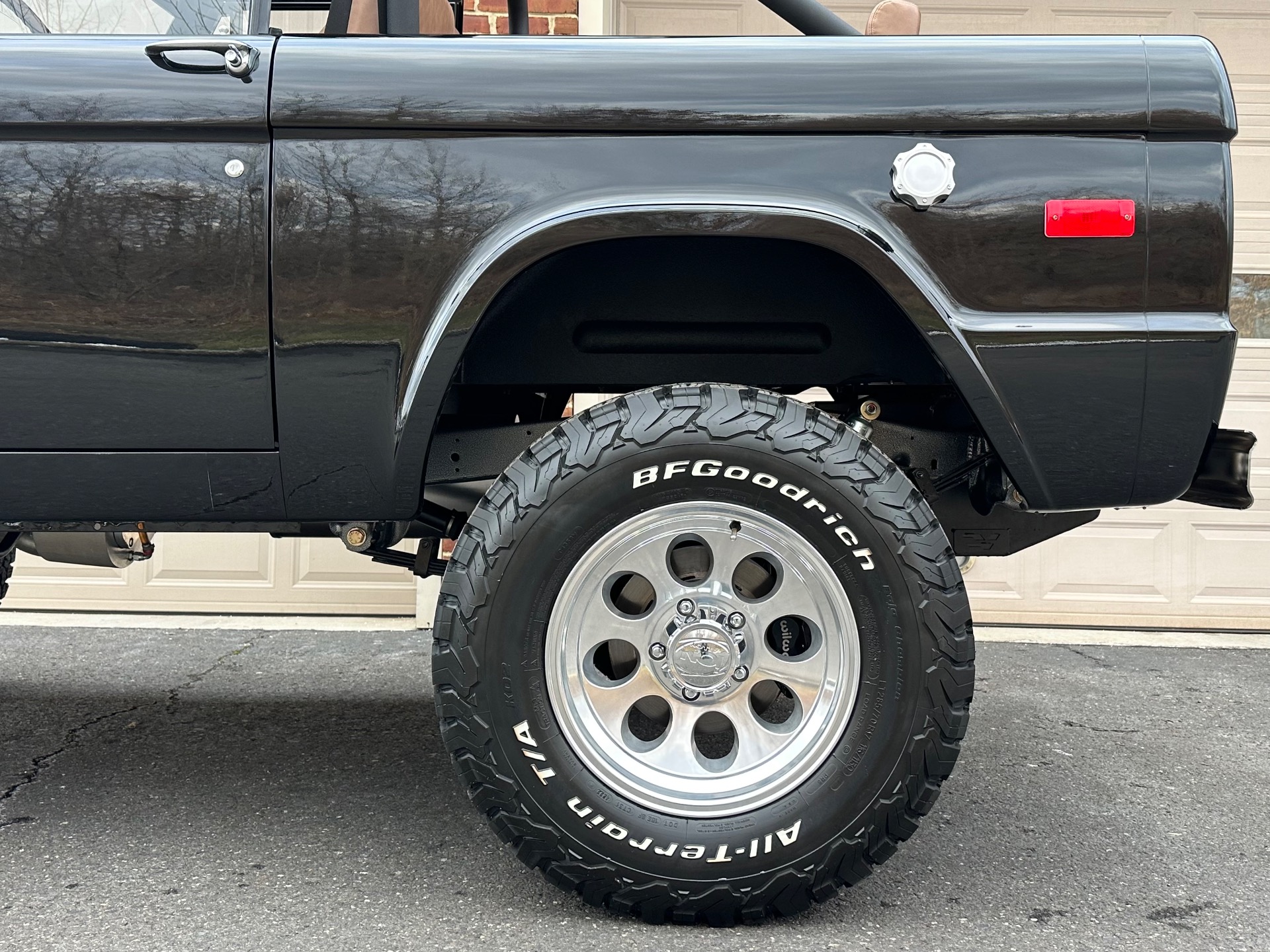 Velocity Signature Series 1975 Ford Bronco
