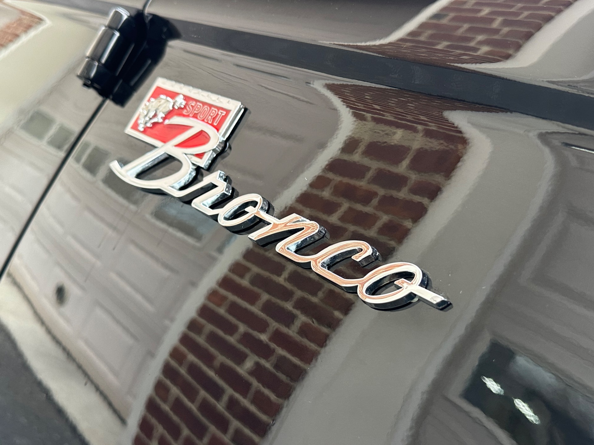 Velocity Signature Series 1975 Ford Bronco