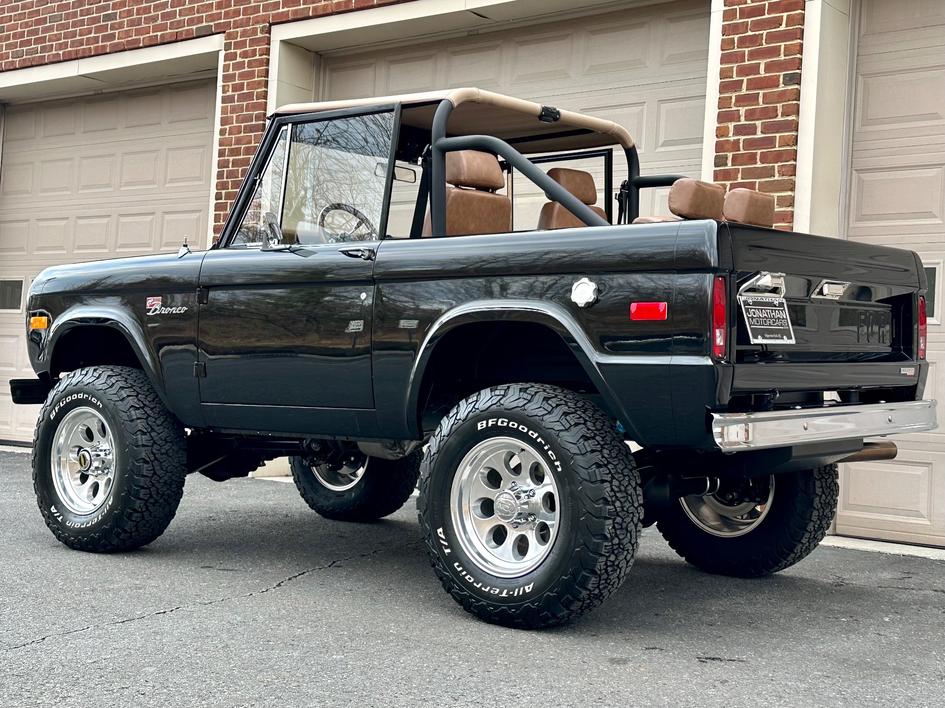 Velocity Signature Series 1975 Ford Bronco