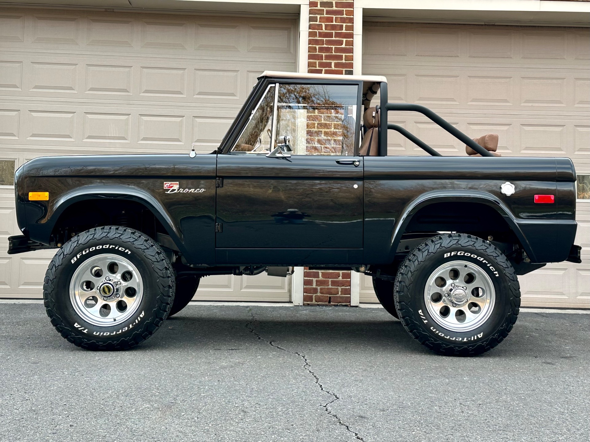 Velocity Signature Series 1975 Ford Bronco