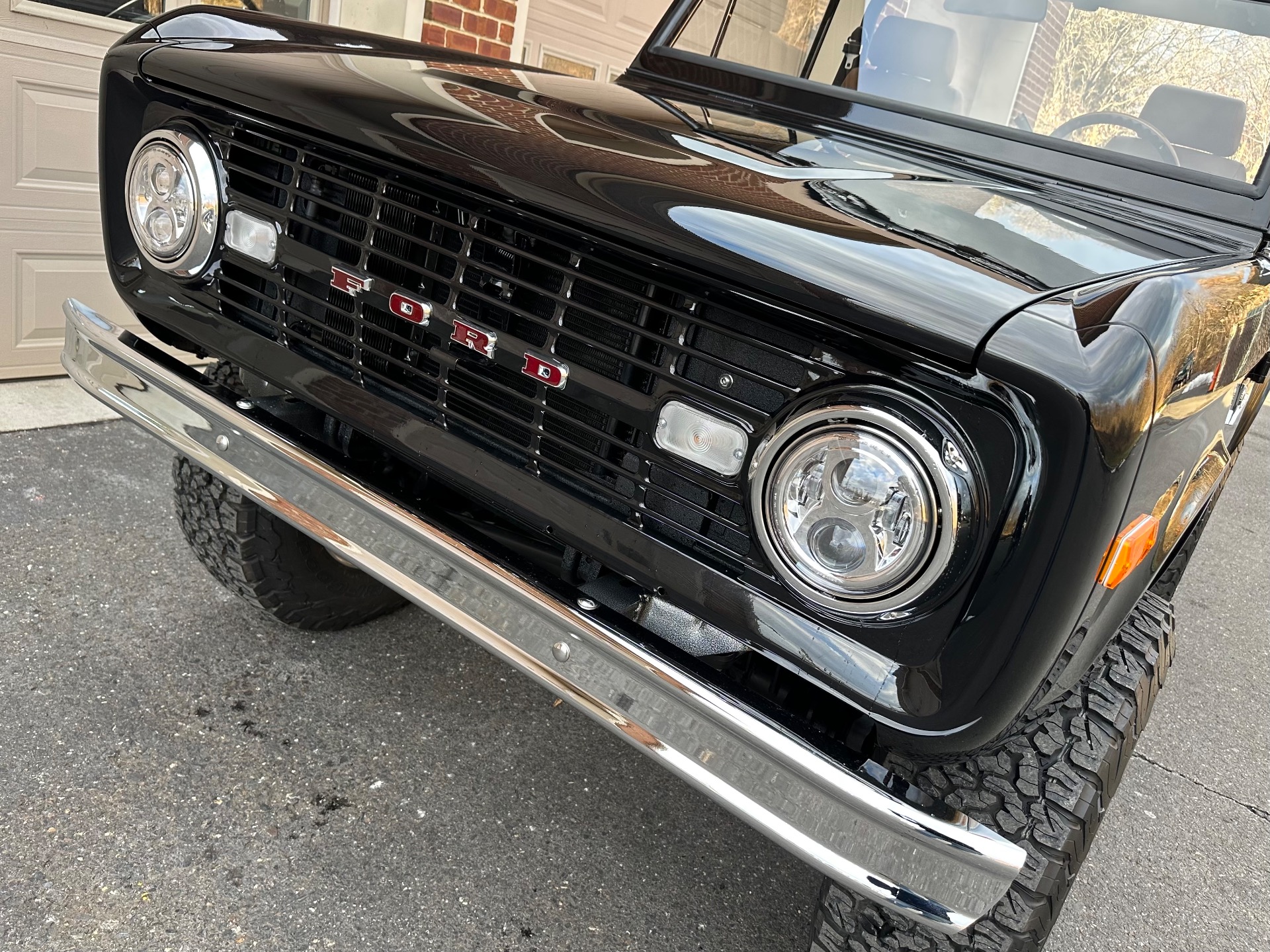 Velocity Signature Series 1975 Ford Bronco