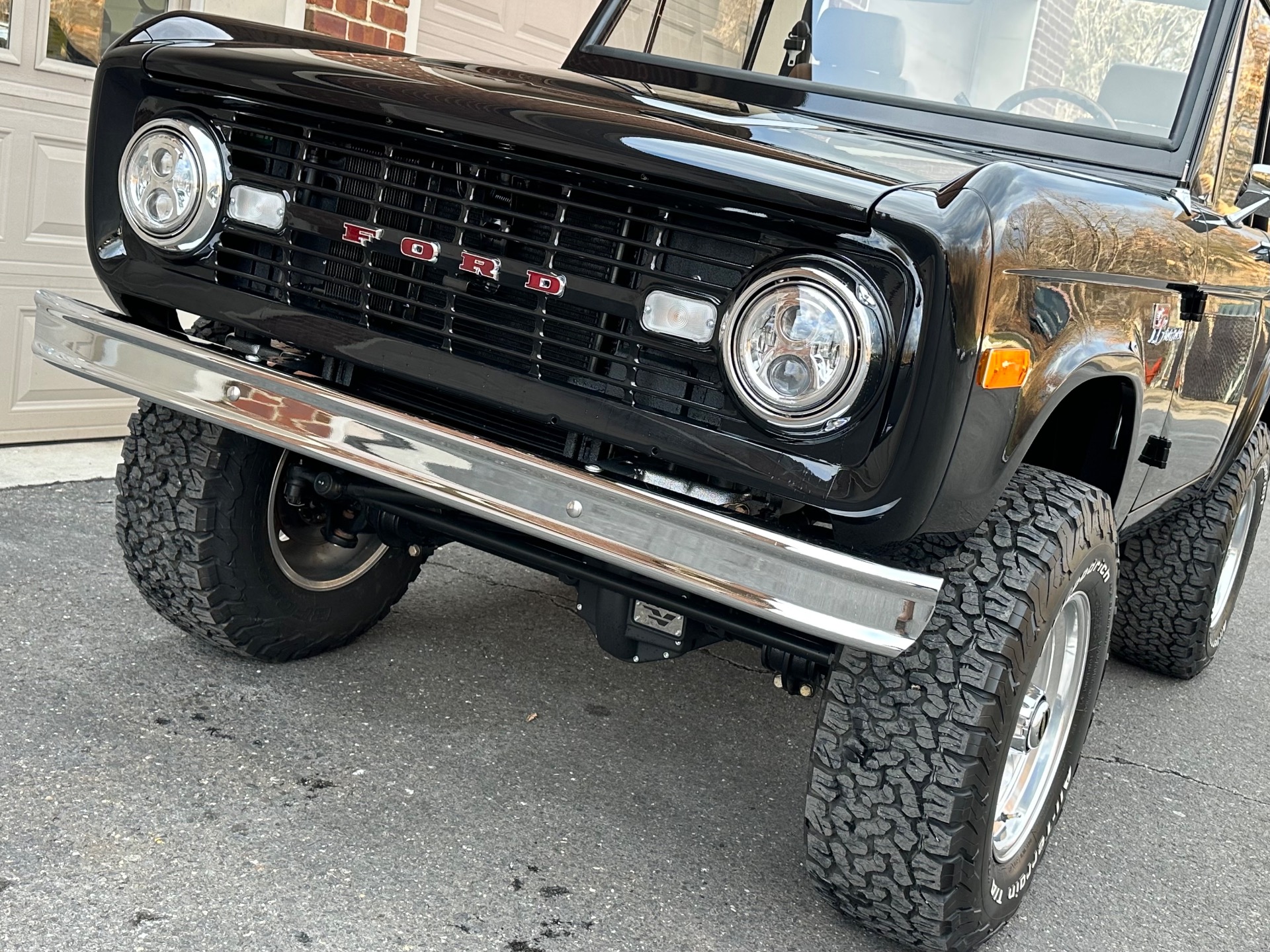 Velocity Signature Series 1975 Ford Bronco
