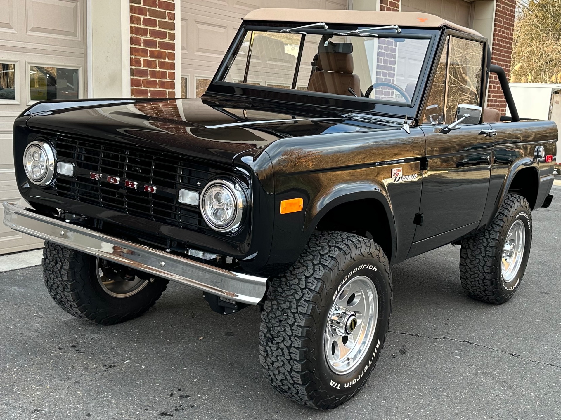 Velocity Signature Series 1975 Ford Bronco