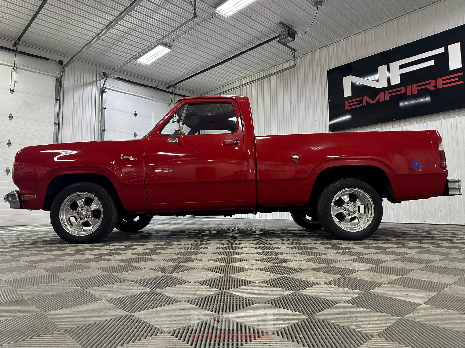 1980 Dodge D-150 Sweptline