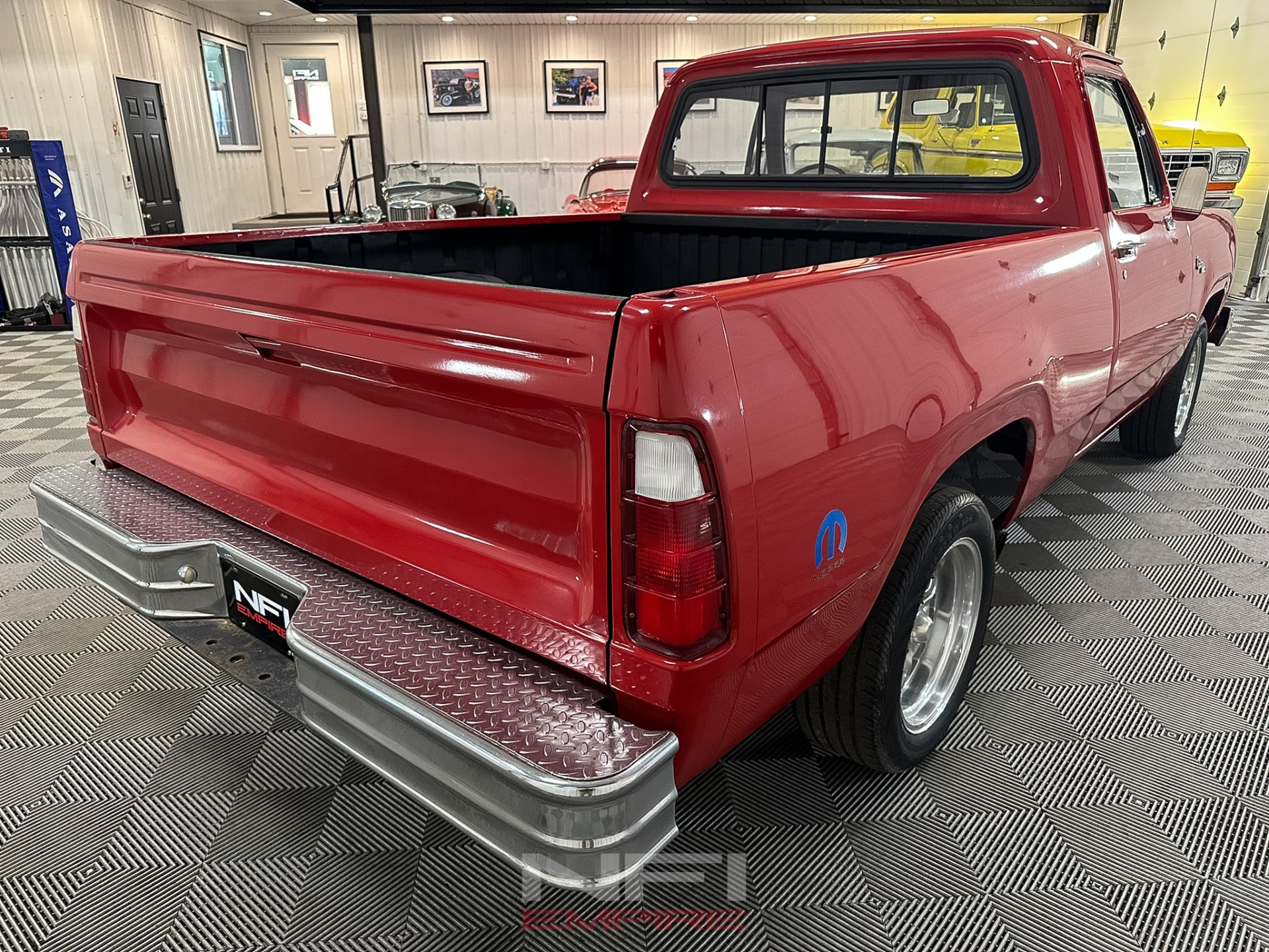 1980 Dodge D-150 Sweptline