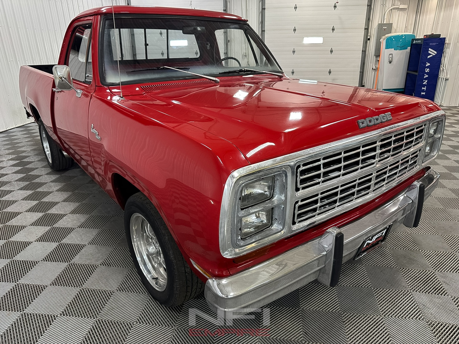 1980 Dodge D-150 Sweptline