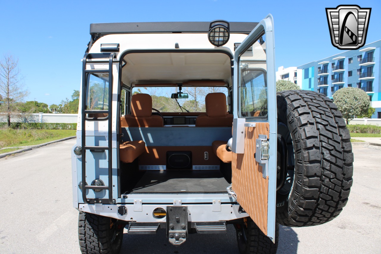 1987 Land Rover Defender 90