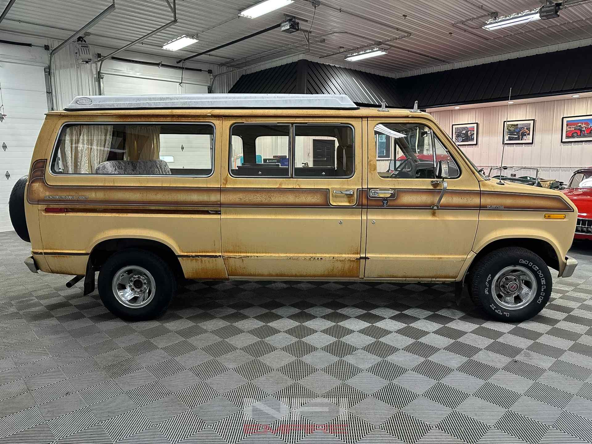 1977 Ford E-150 Econoline Custom - 3