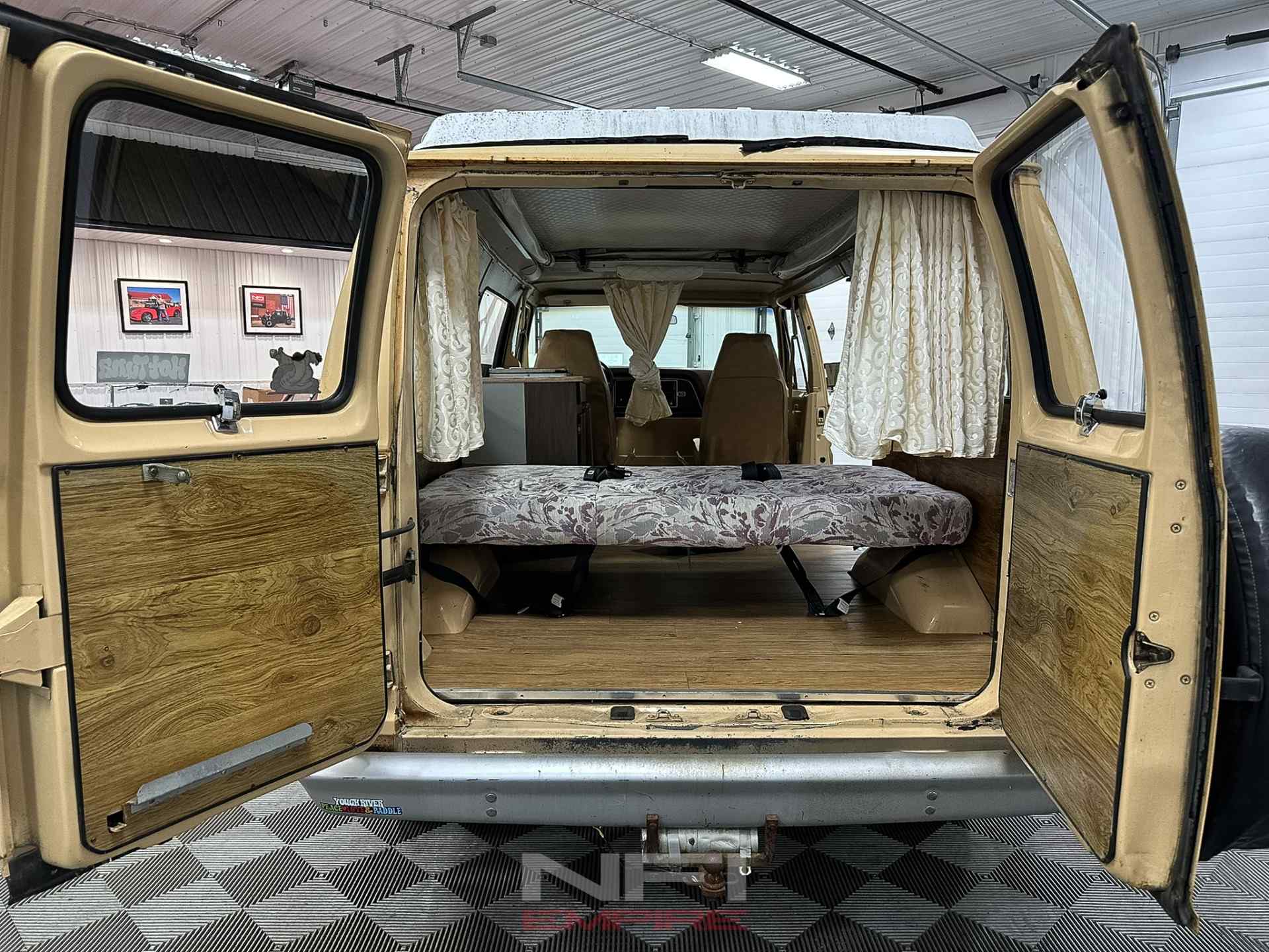 1977 Ford E-150 Econoline Custom