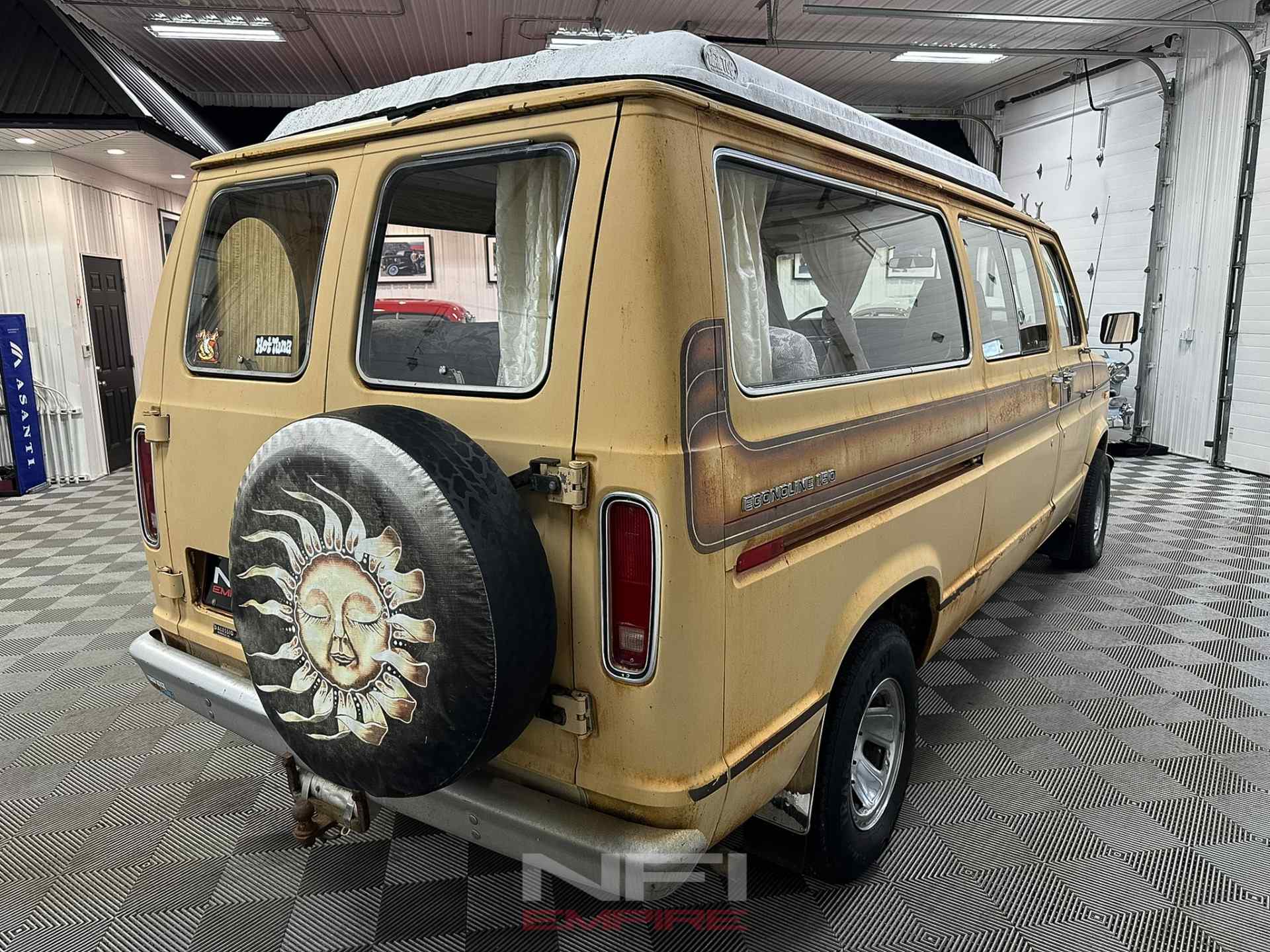 1977 Ford E-150 Econoline Custom - 4